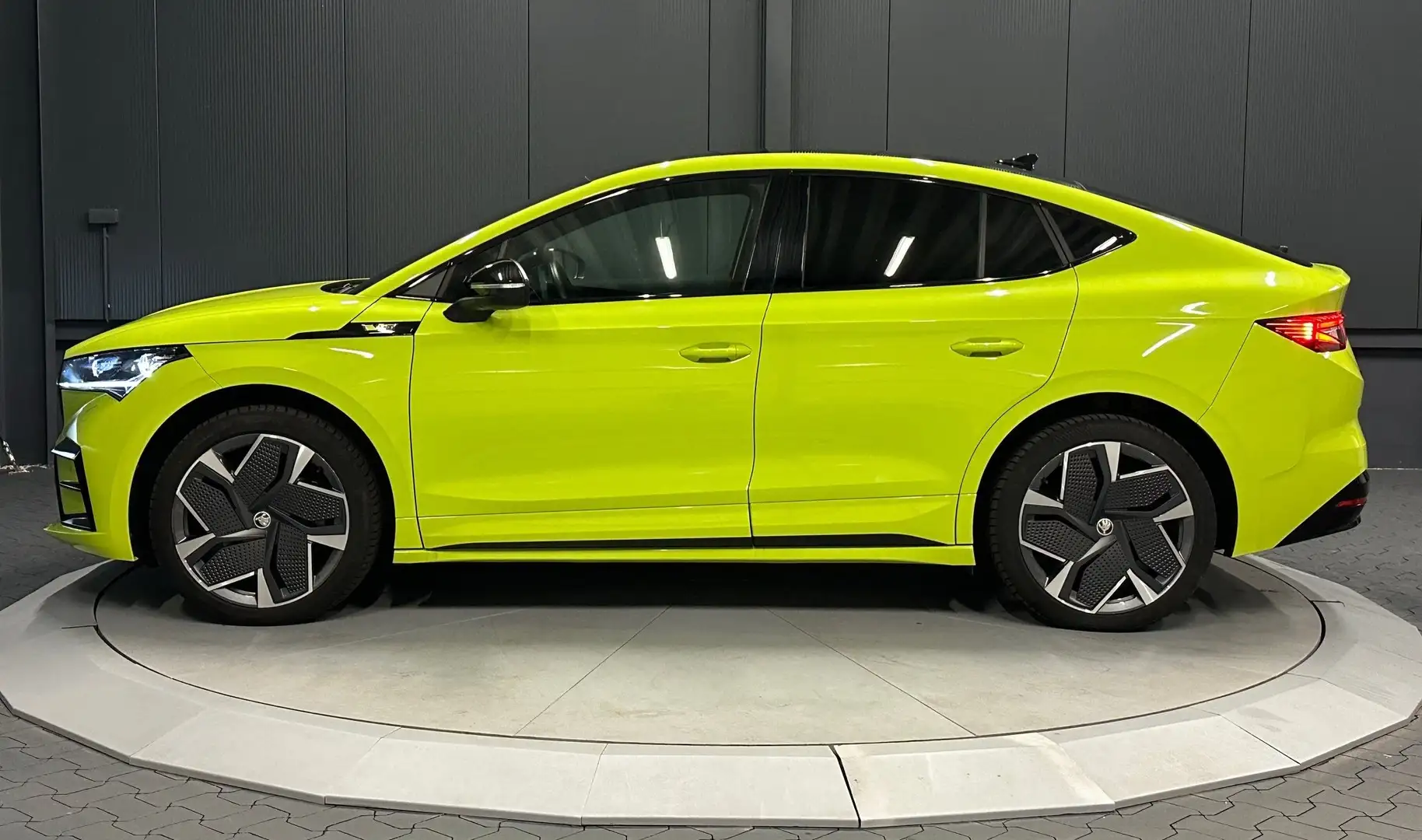 Skoda Enyaq Coupé RS Suite 4x4 *21Zoll*Wärmepumpe*LEDER* Groen - 2