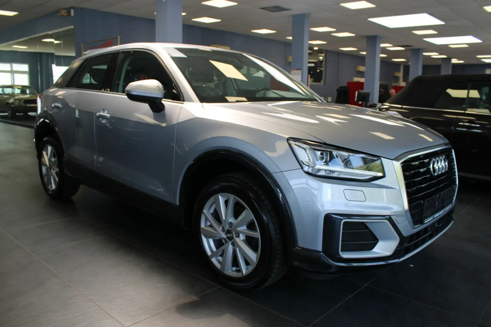 Audi Q2 30 TFSI design Argent - 1