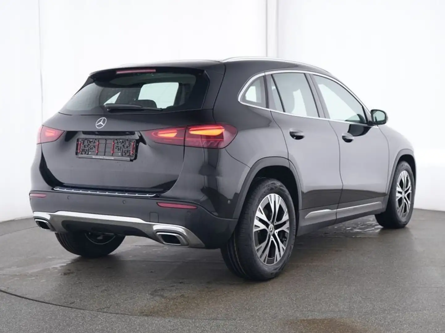 Mercedes-Benz GLA 180 PROGRESSIVE+DISTR+LED+NAV+KAM+TOTWINKEL Schwarz - 2