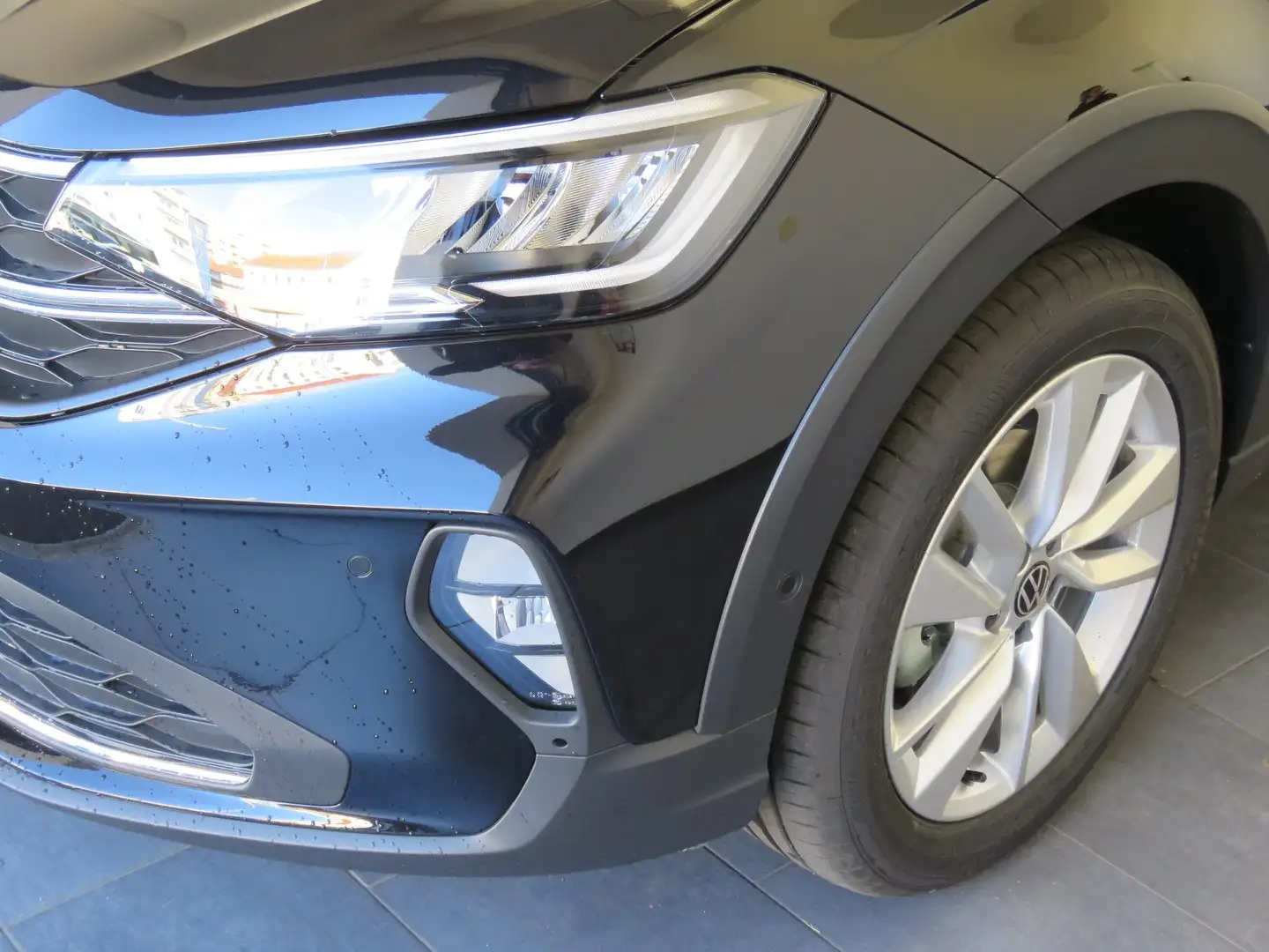 Volkswagen Taigo Friends TSI Schwarz - 2