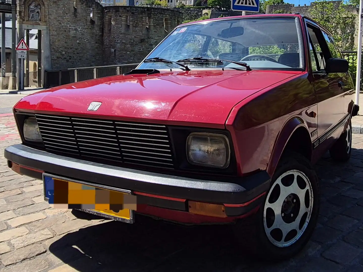Zastava Yugo Koral 45 Rouge - 1