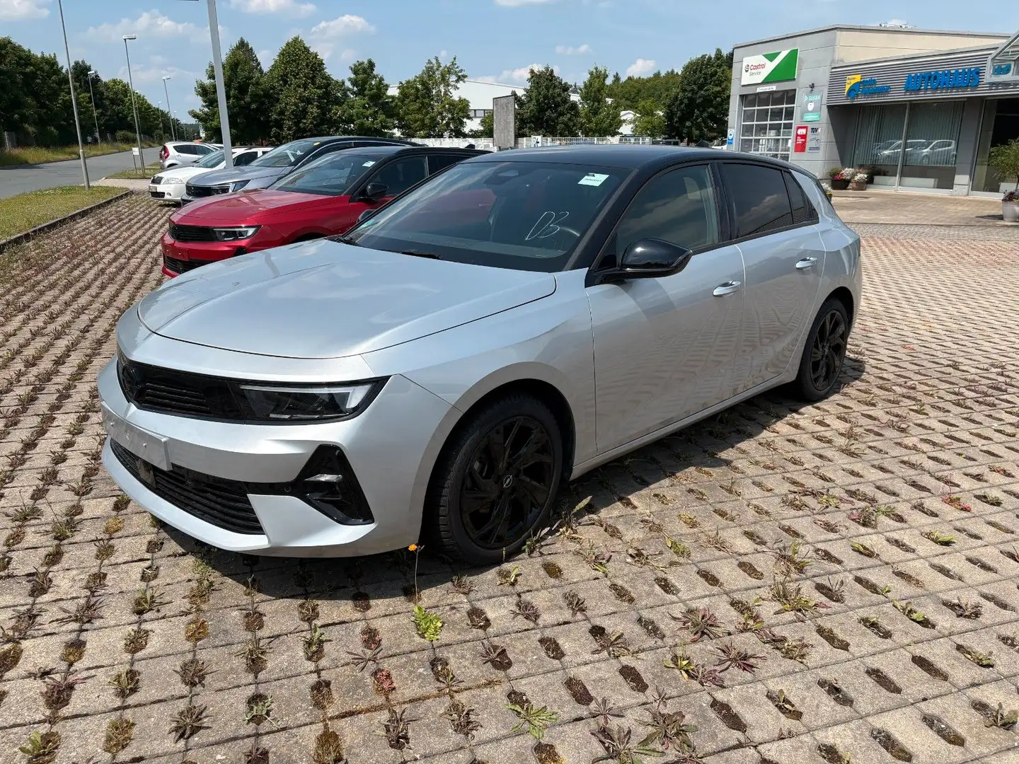 Opel Astra 1.2 Turbo 96kW GS Auto SHZ/KAMERA/DAB Silber - 1