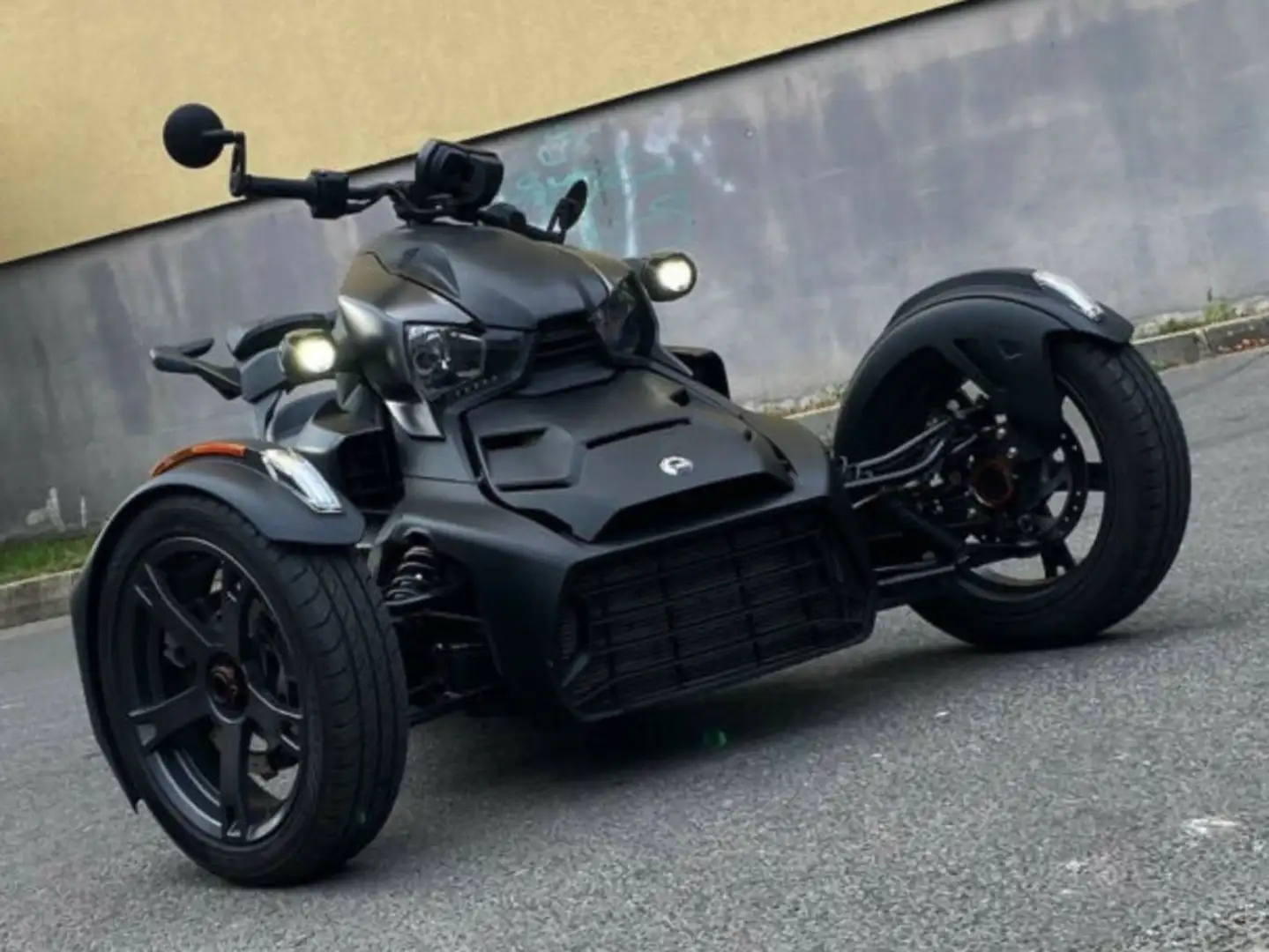 Can-Am Ryker 900 ACE ABS E-Starter Černá - 1
