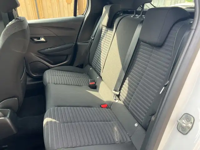Peugeot 208 view 15