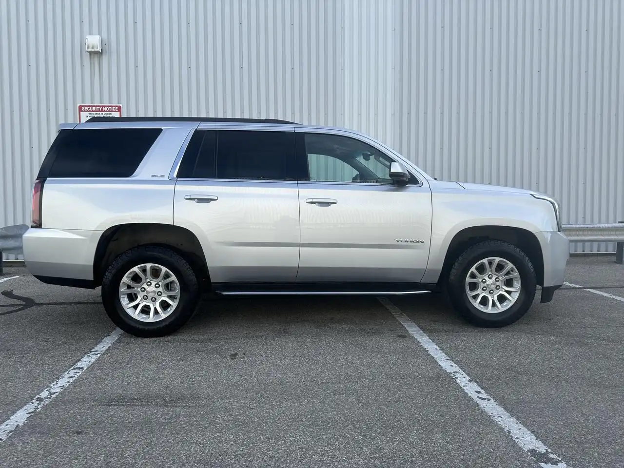 GMC Yukon снимка GMC Yukon