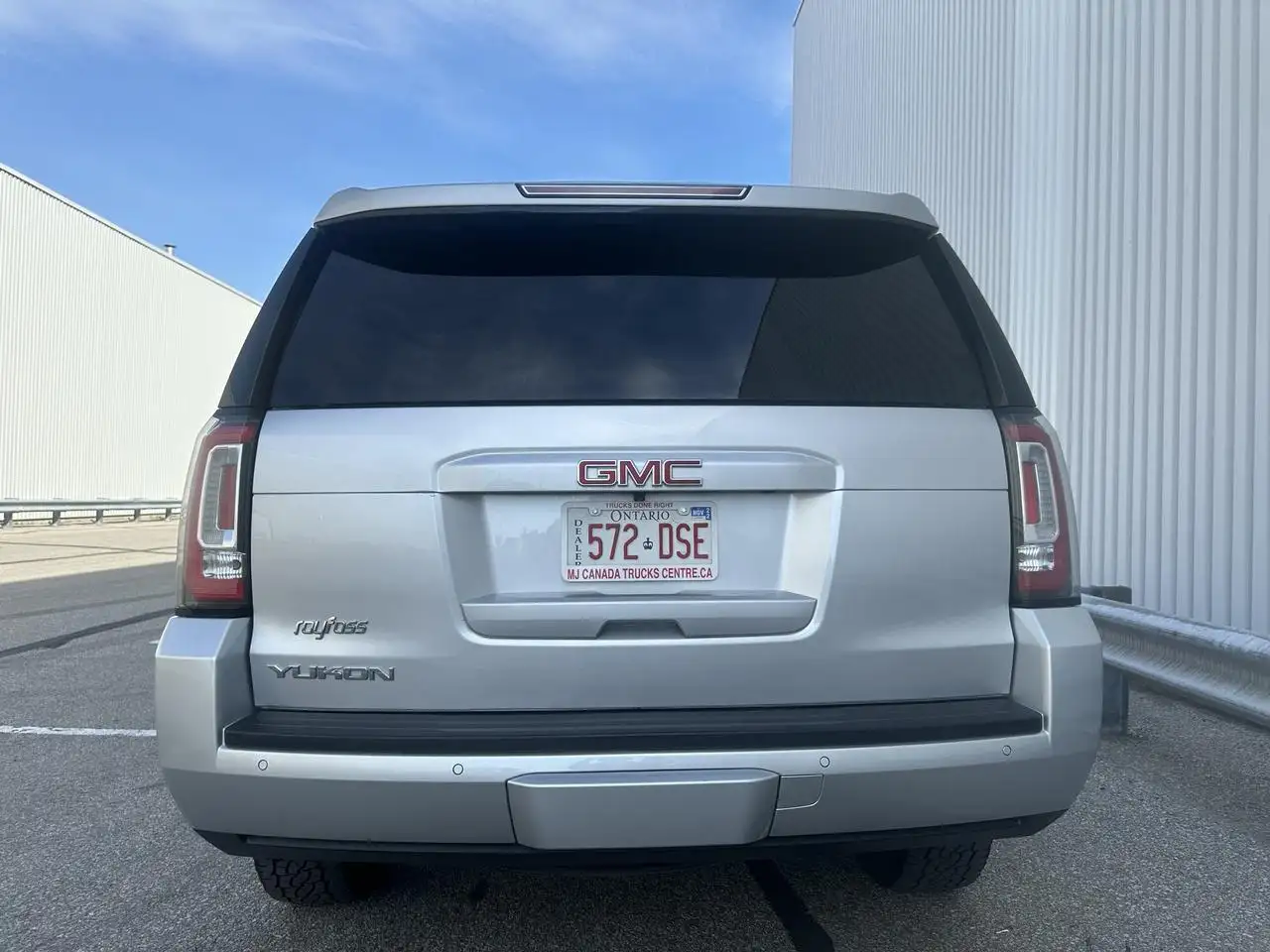 GMC Yukon снимка GMC Yukon