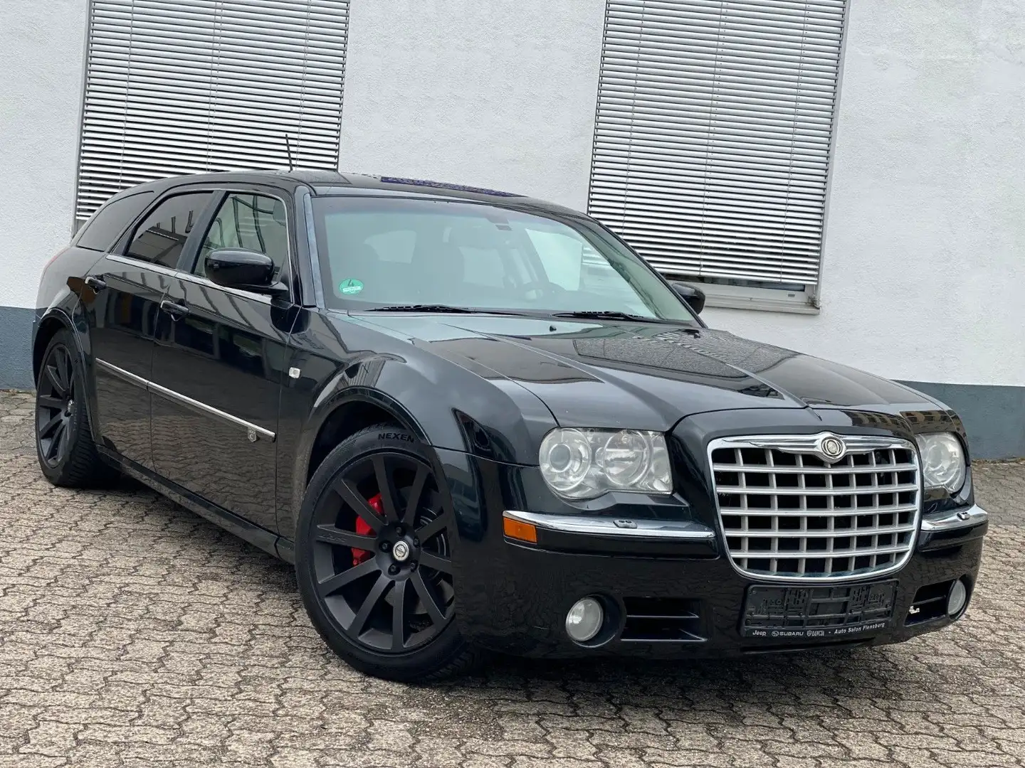 Chrysler 300C Touring SRT8 6.1 HEMI Automatik *Navi+Xenon Noir - 1