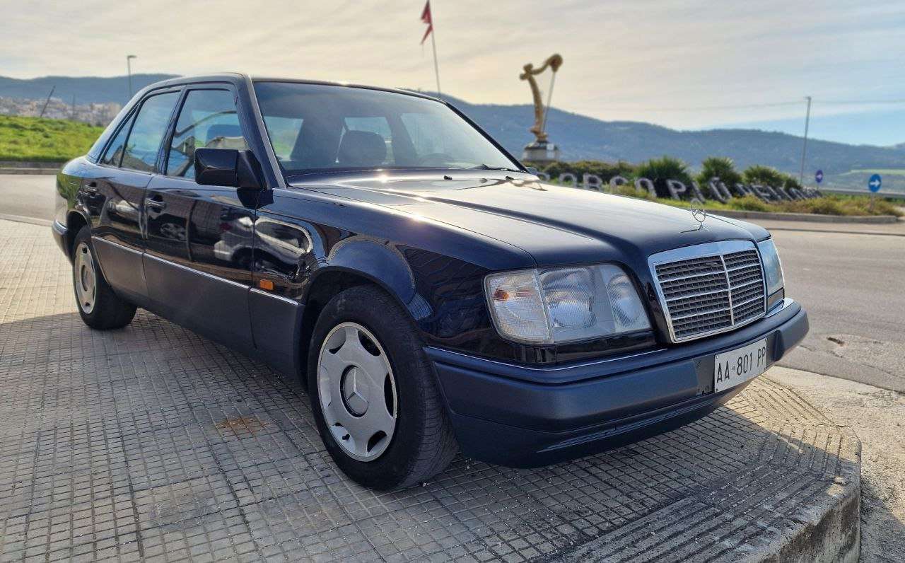 Mercedes-Benz E 200 Classica