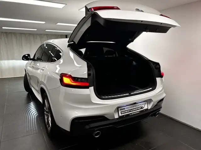 BMW X4 view 11