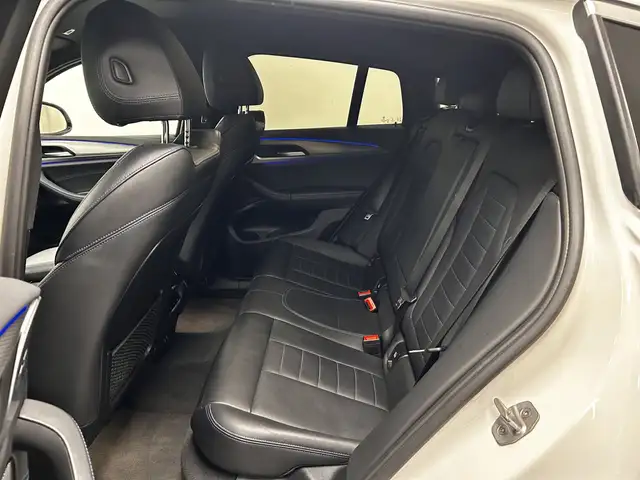 BMW X4 view 14