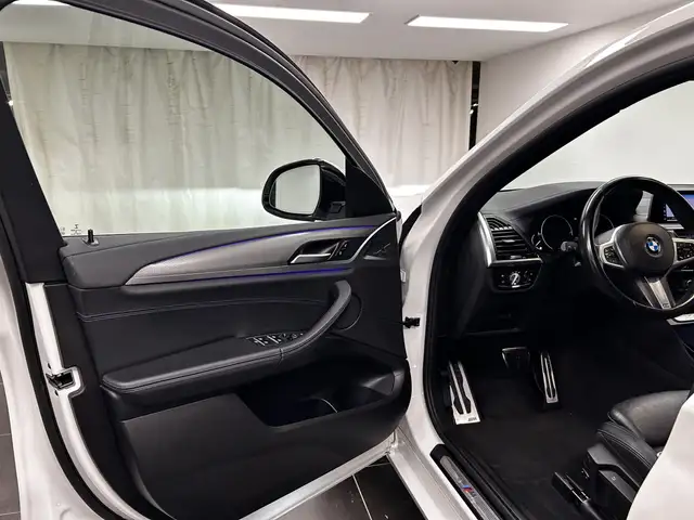 BMW X4 view 30