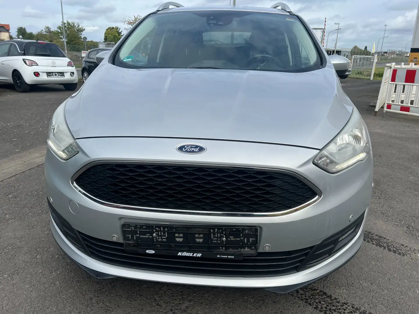 Ford Grand C-Max 7-Sitzer Argent - 1