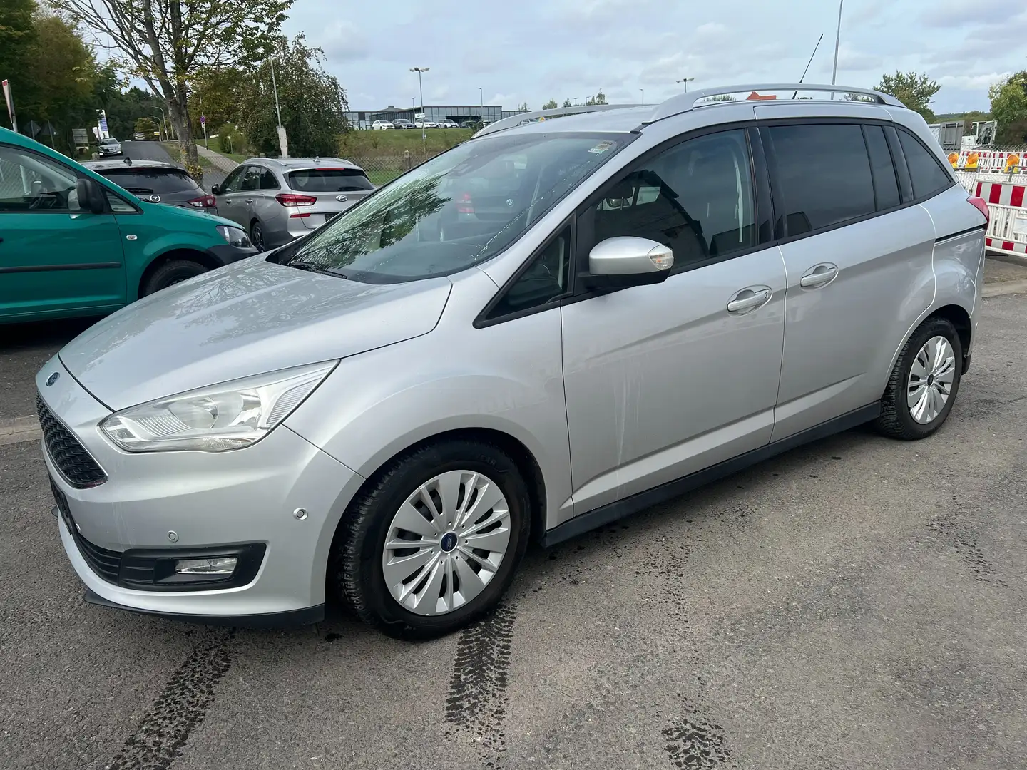 Ford Grand C-Max 7-Sitzer Argent - 2