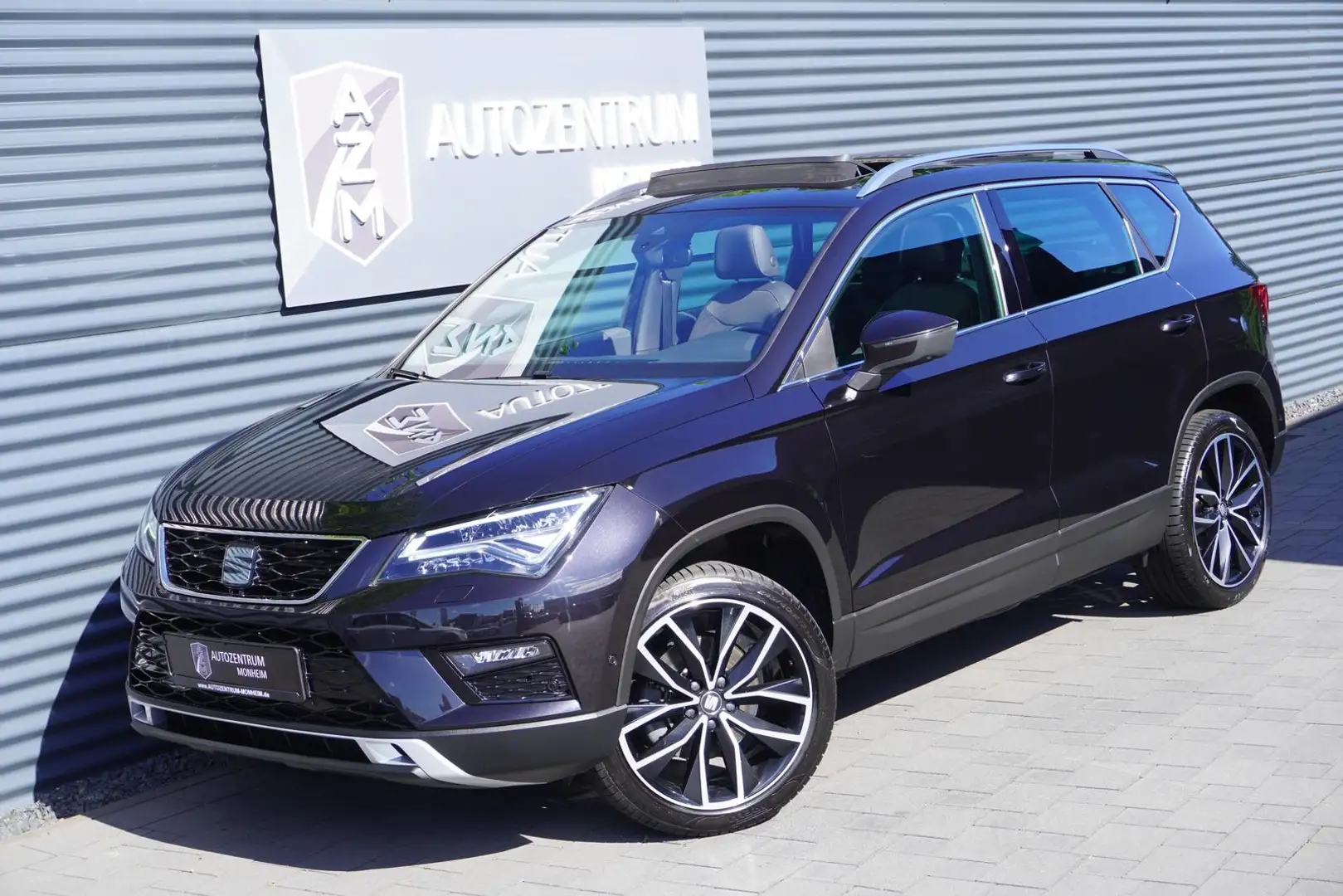 SEAT Ateca 2.0 TSI DSG XCELLENCE|ALLRAD|PANO|AHK|LED| Schwarz - 1