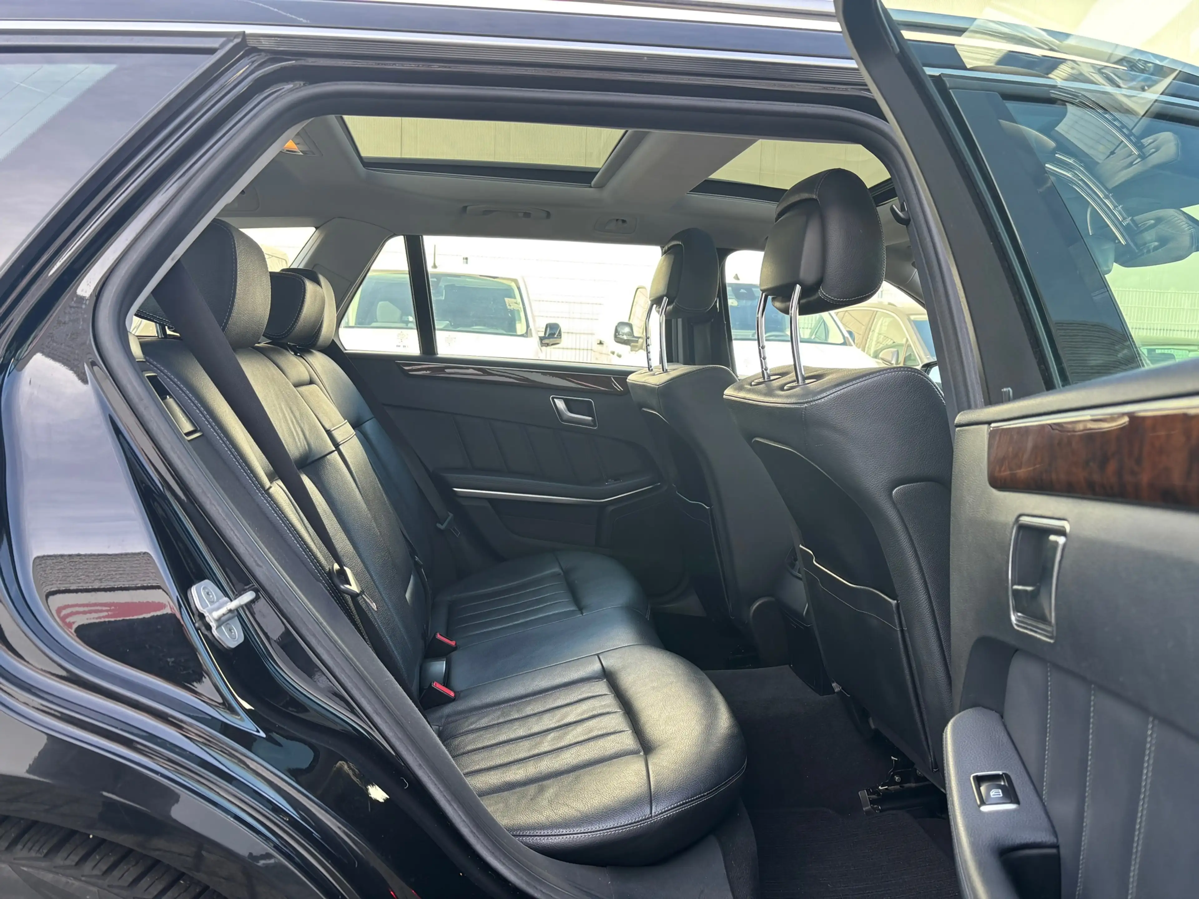 Mercedes-Benz E 220 Estate CDI Ambition Elegance — photo 14