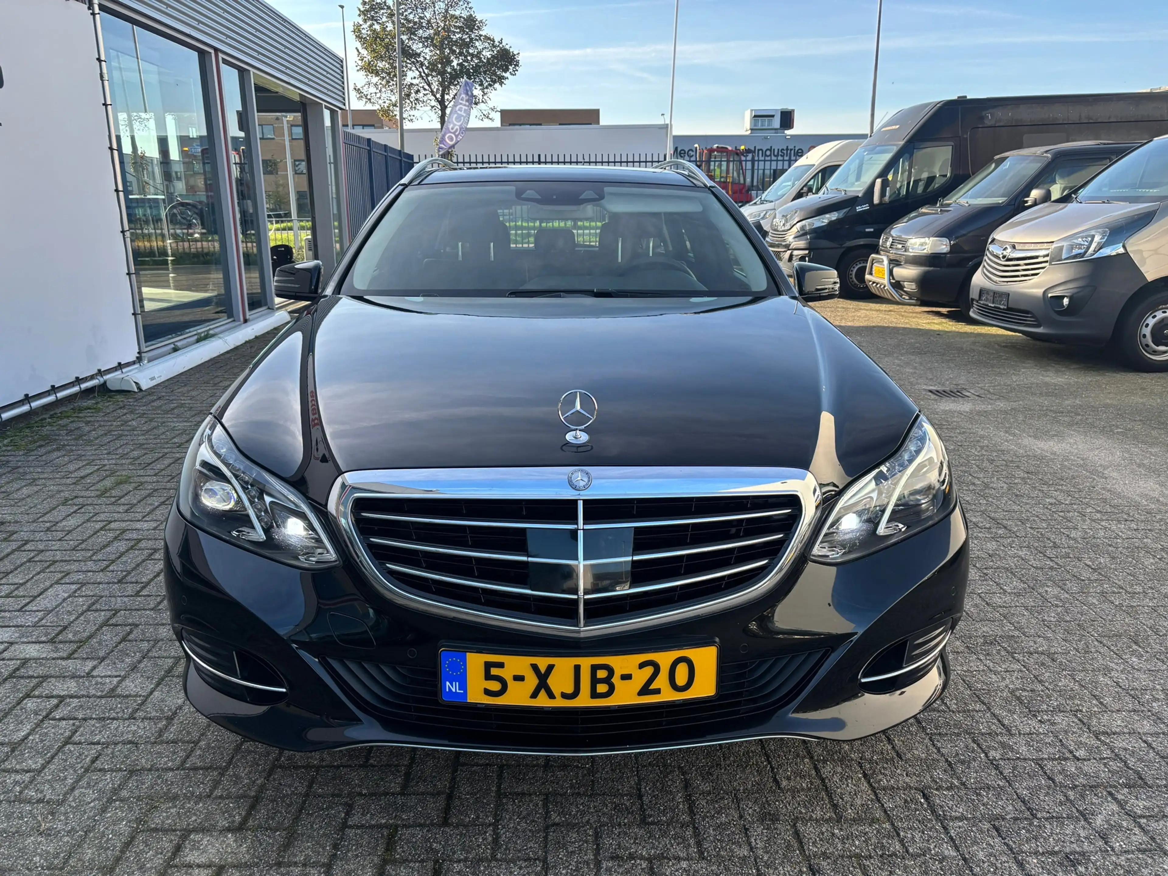 Mercedes-Benz E 220 Estate CDI Ambition Elegance — photo 2