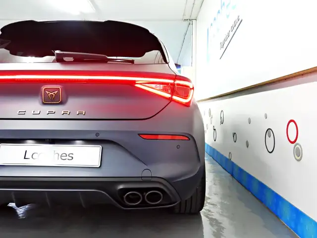 Cupra Leon view 12