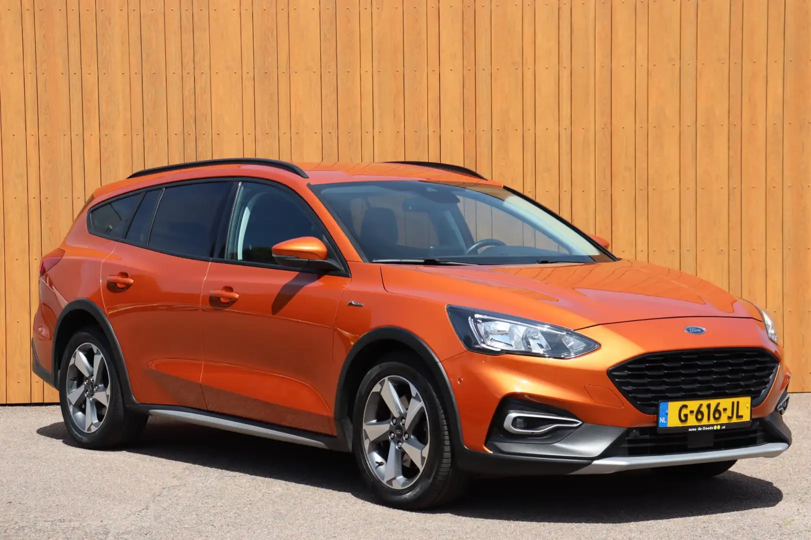 Ford Focus Wagon 1.5 EcoBoost Active Business org.NL el.klep+ Orange - 2