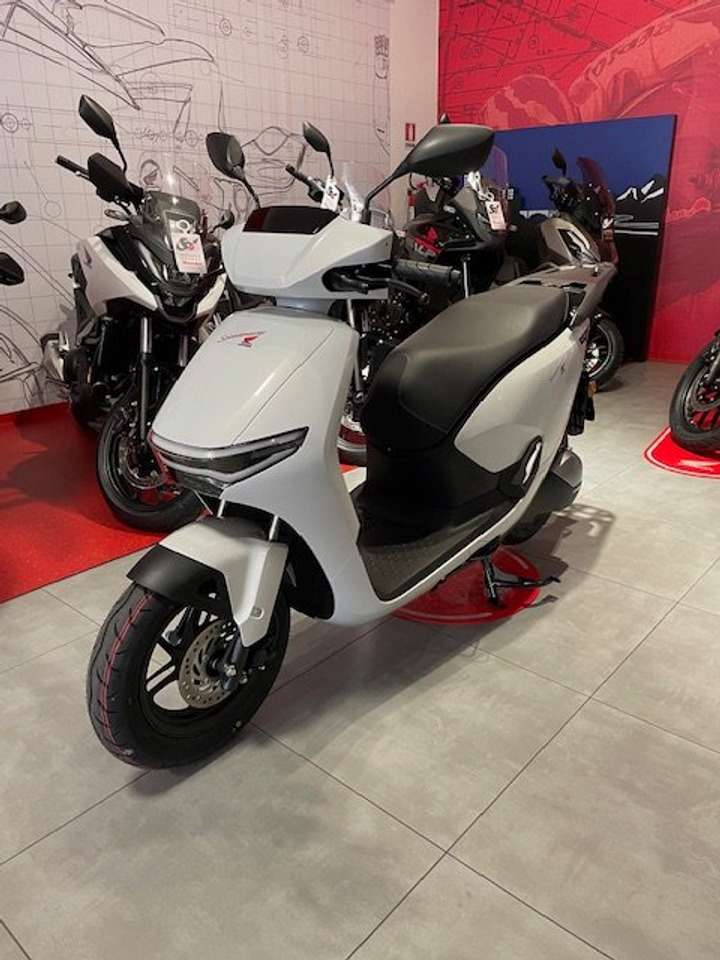Honda CUV e
