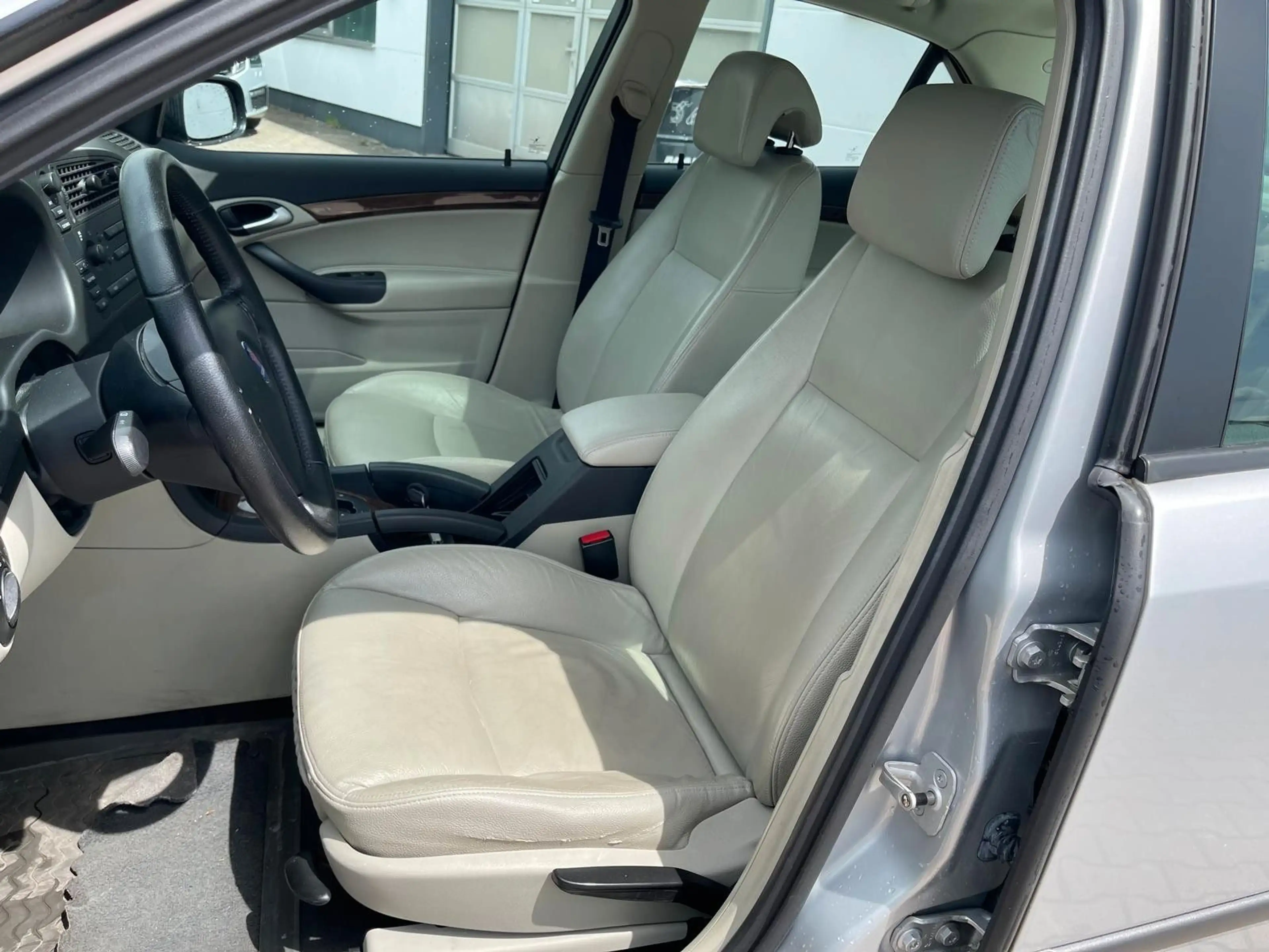 Saab 9-3 Lim. 2.0 T Arc/2.Hd/Autom./S-Heft/Leder/eSD — photo 8