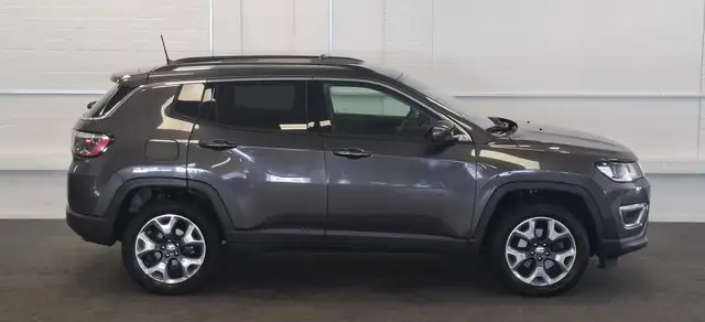 Jeep Compass view 5