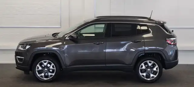 Jeep Compass view 4