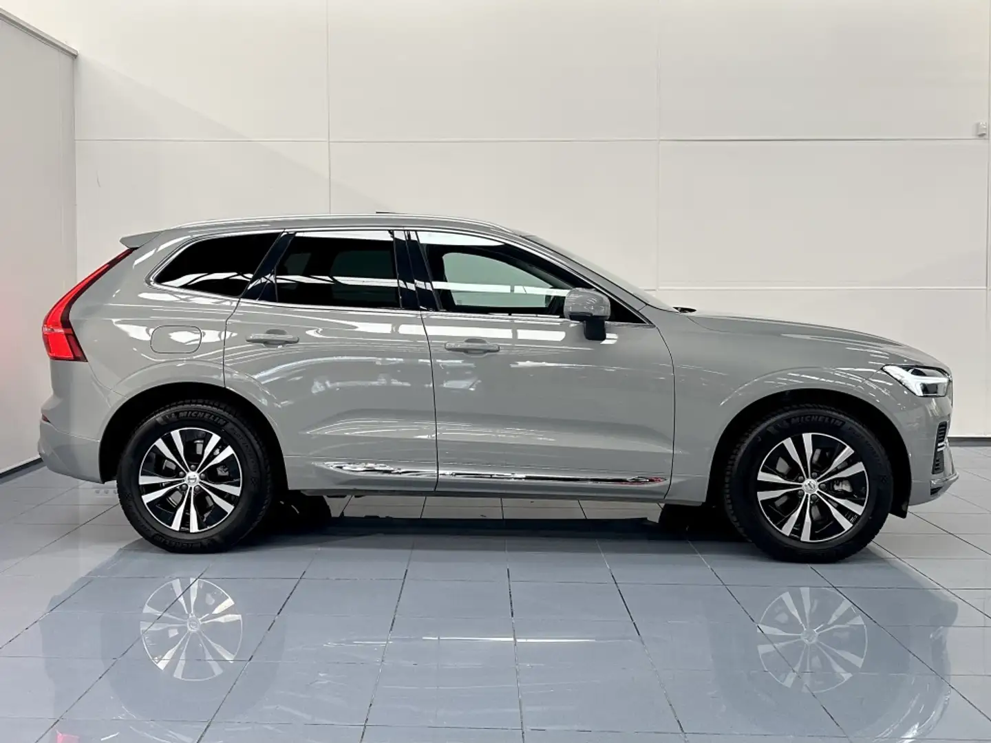 Volvo XC60 T6 Recharge Plus Bright Grigio - 2