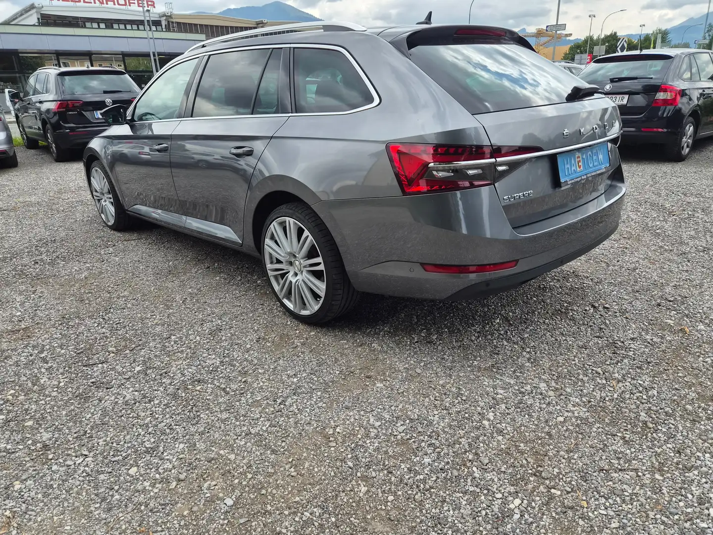 Skoda Superb Style 2.0 TDI DSG Panoramadach Grau - 2