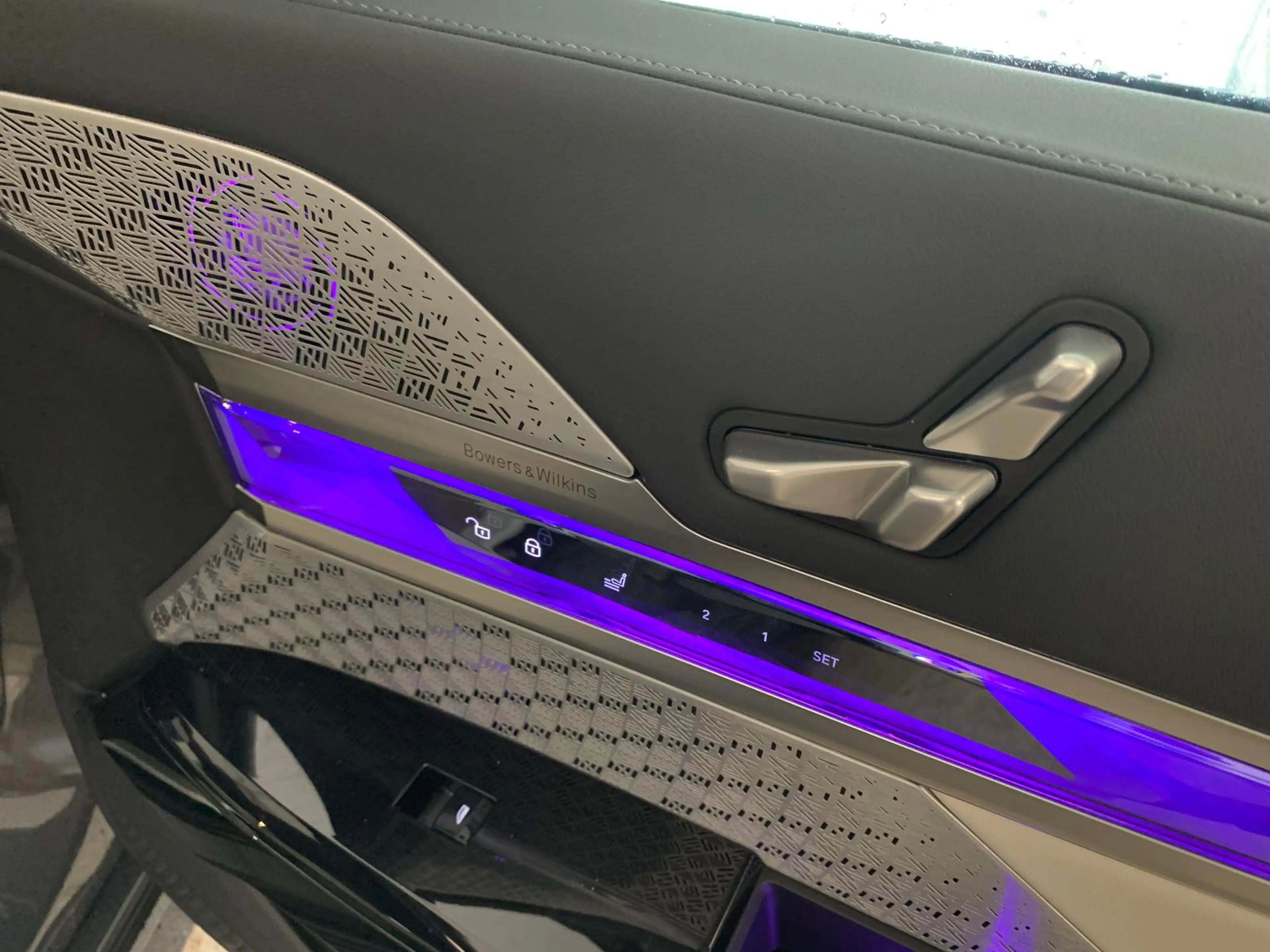 BMW i7 60 M Sport SKY-L/THEATRE/ICONIC/DIAMOND/21" — photo 8