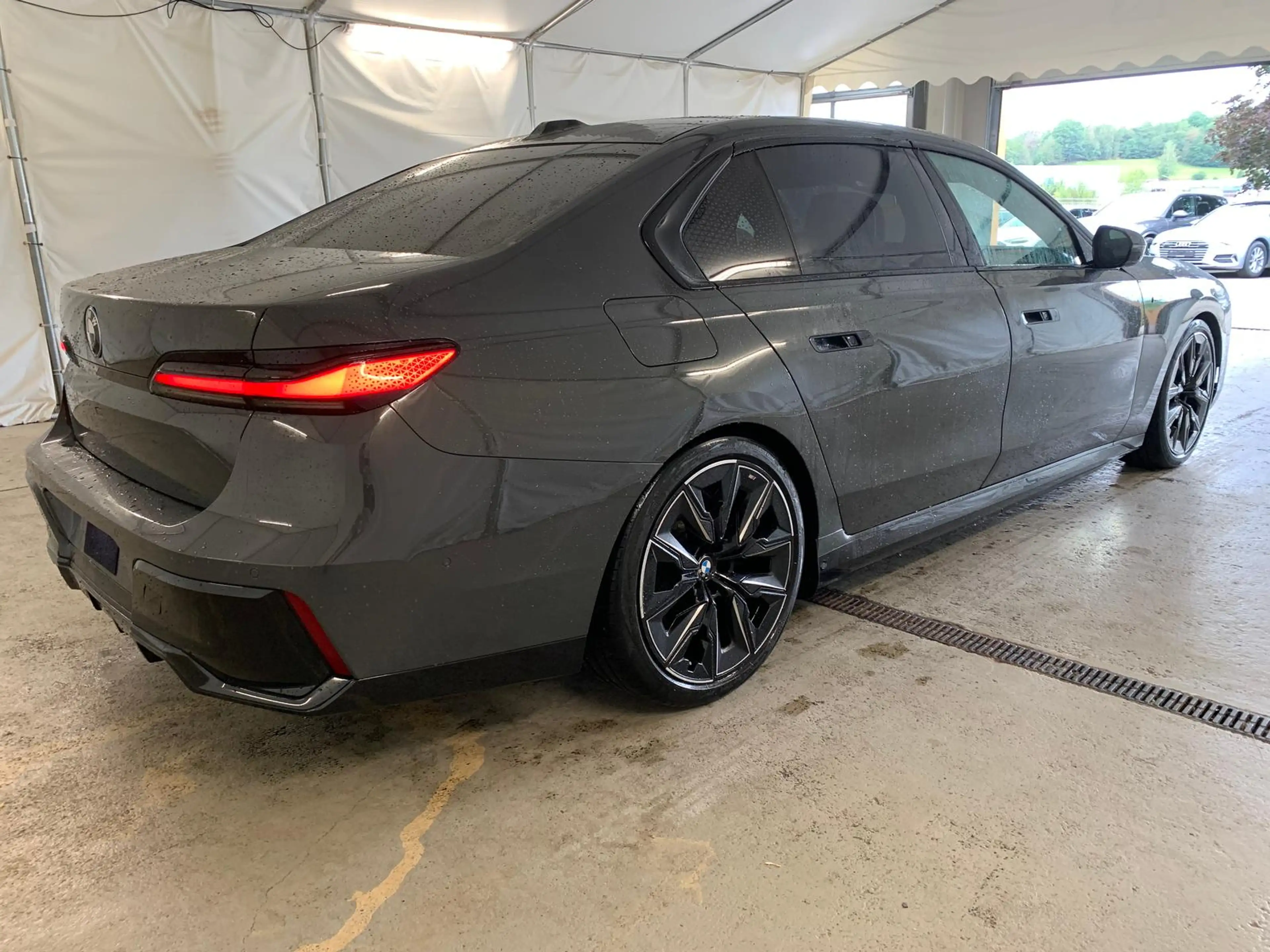 BMW i7 60 M Sport SKY-L/THEATRE/ICONIC/DIAMOND/21" — photo 10