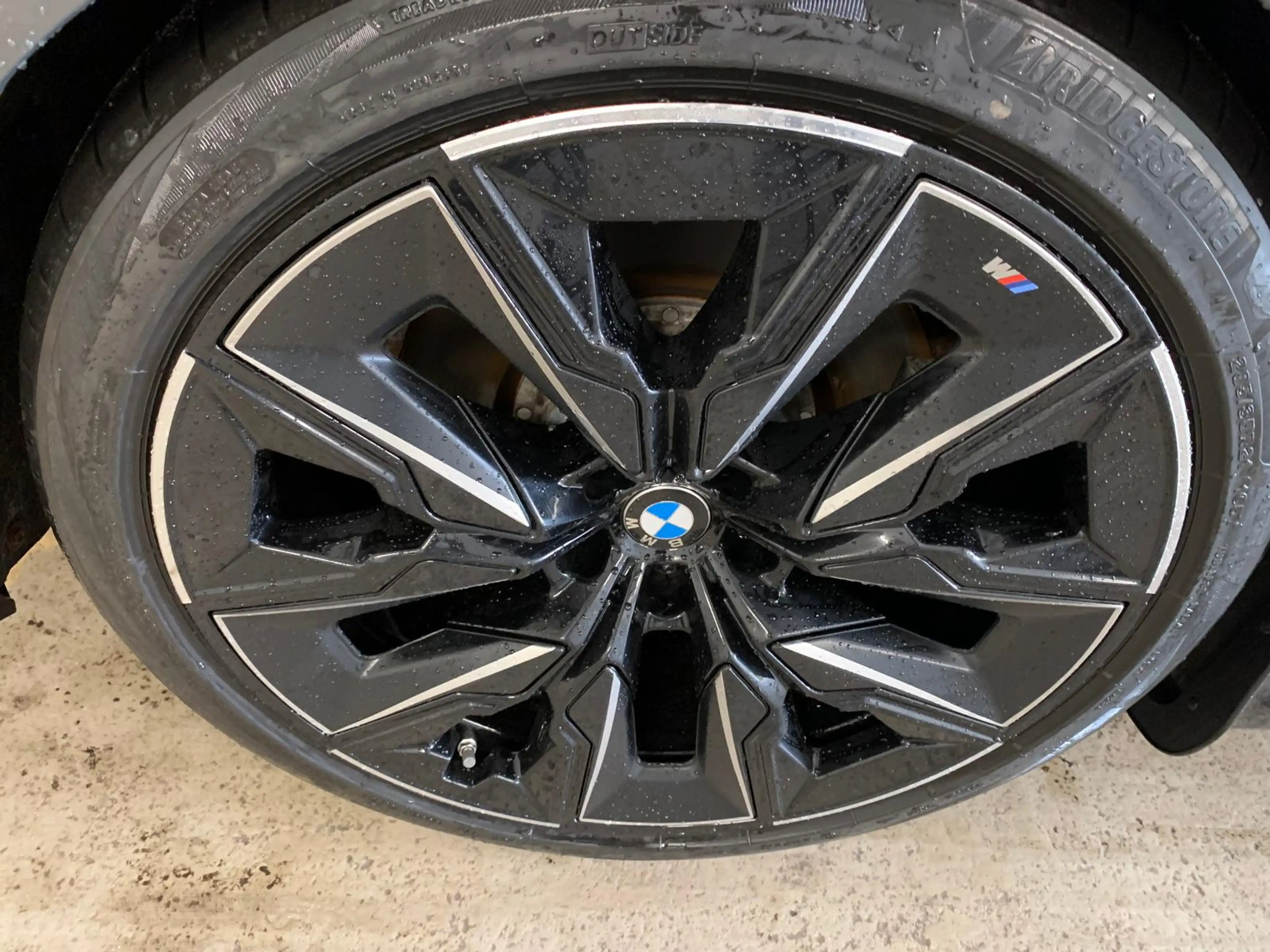 BMW i7 60 M Sport SKY-L/THEATRE/ICONIC/DIAMOND/21" — photo 9