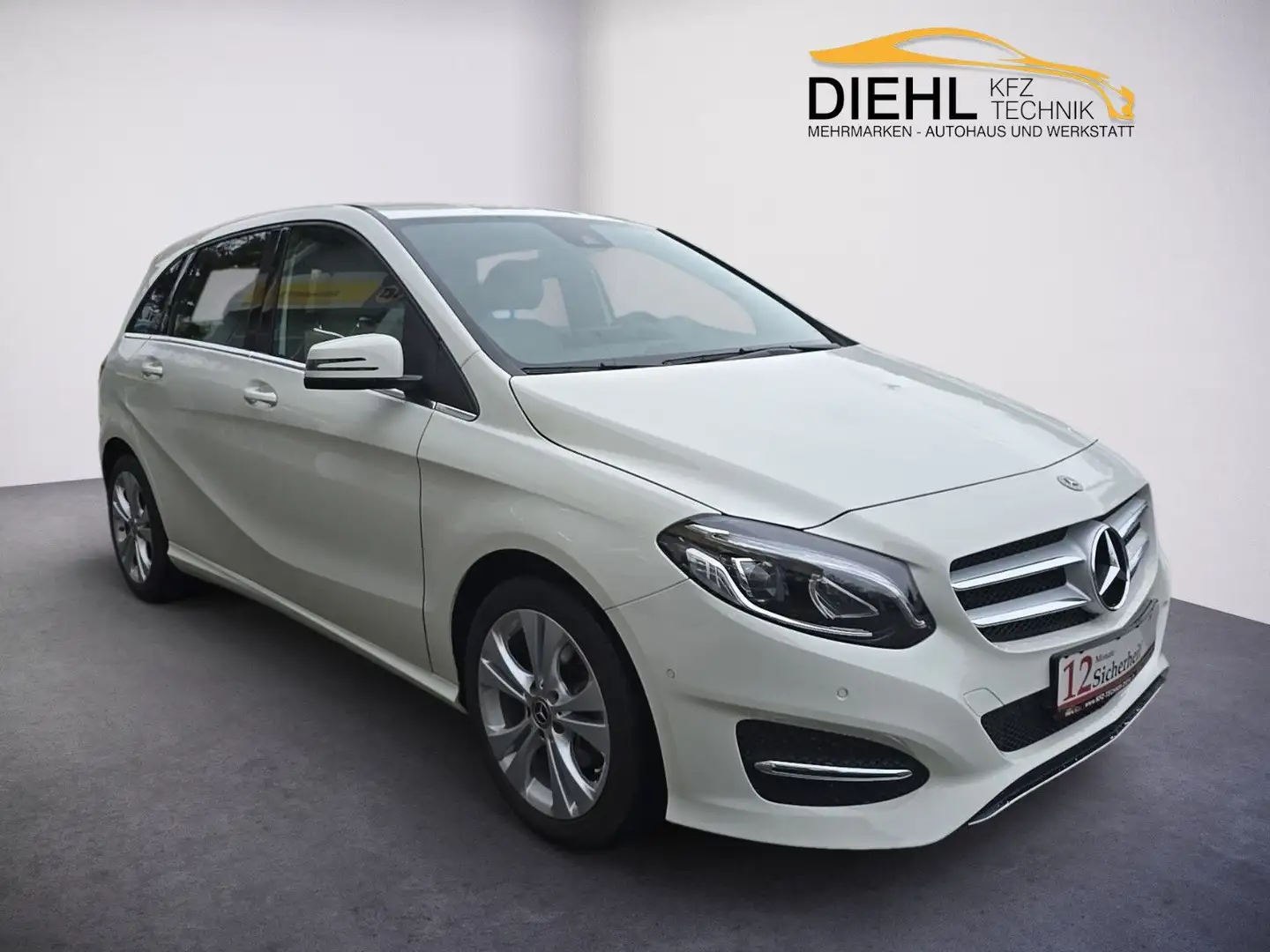 Mercedes-Benz B 180 Urban Style Edition 8-Fach NAVI SHZ TOP! Blanc - 2