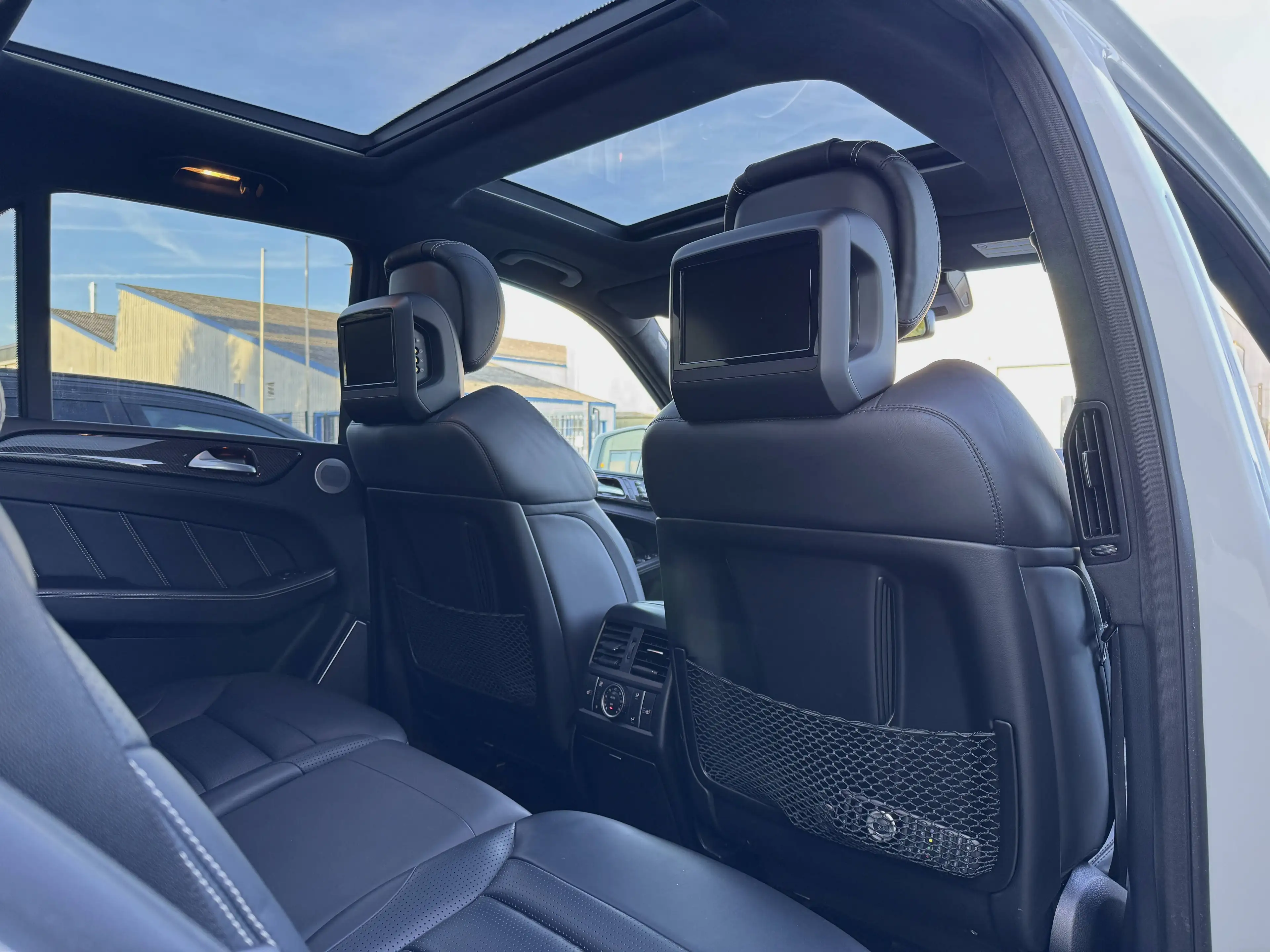 Mercedes-Benz ML 63 AMG 4Matic 7G-TRONIC AHK Panorama B&O Sitzbelüftung 360° Cam — photo 15