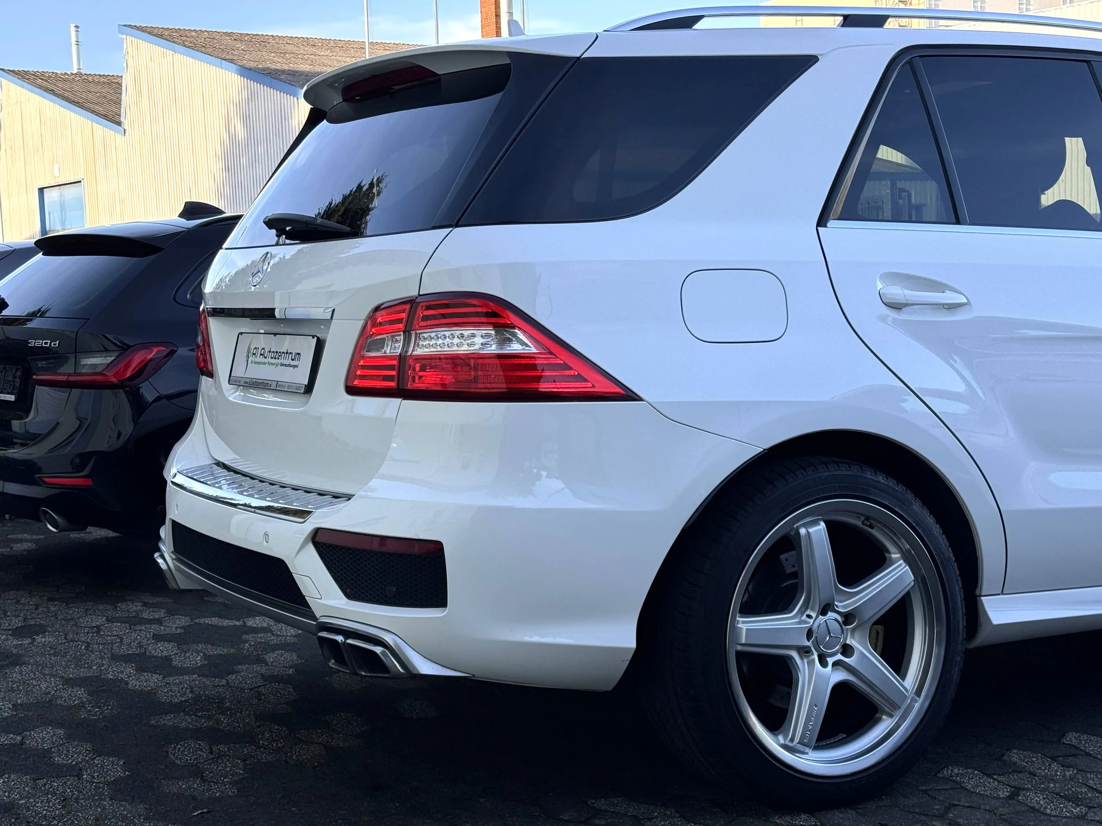 Mercedes-Benz ML 63 AMG 4Matic 7G-TRONIC AHK Panorama B&O Sitzbelüftung 360° Cam — photo 7