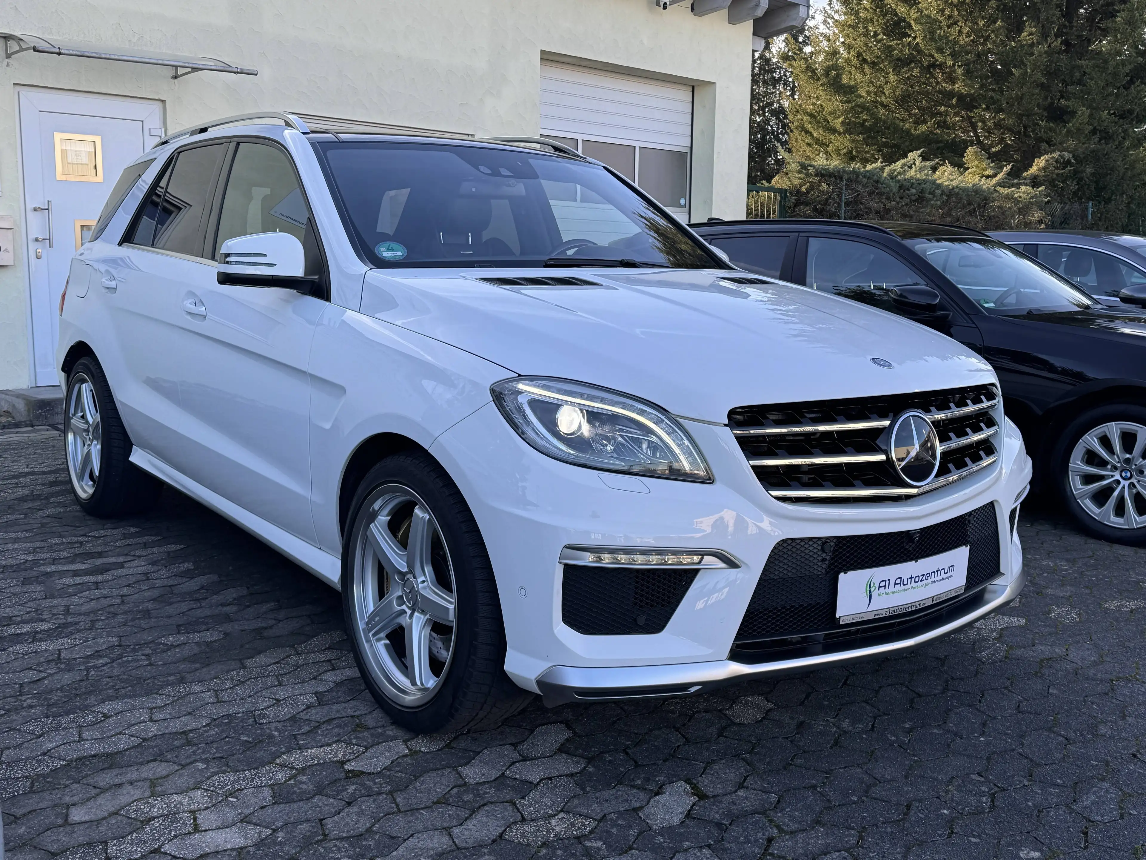 Mercedes-Benz ML 63 AMG 4Matic 7G-TRONIC AHK Panorama B&O Sitzbelüftung 360° Cam — photo 3