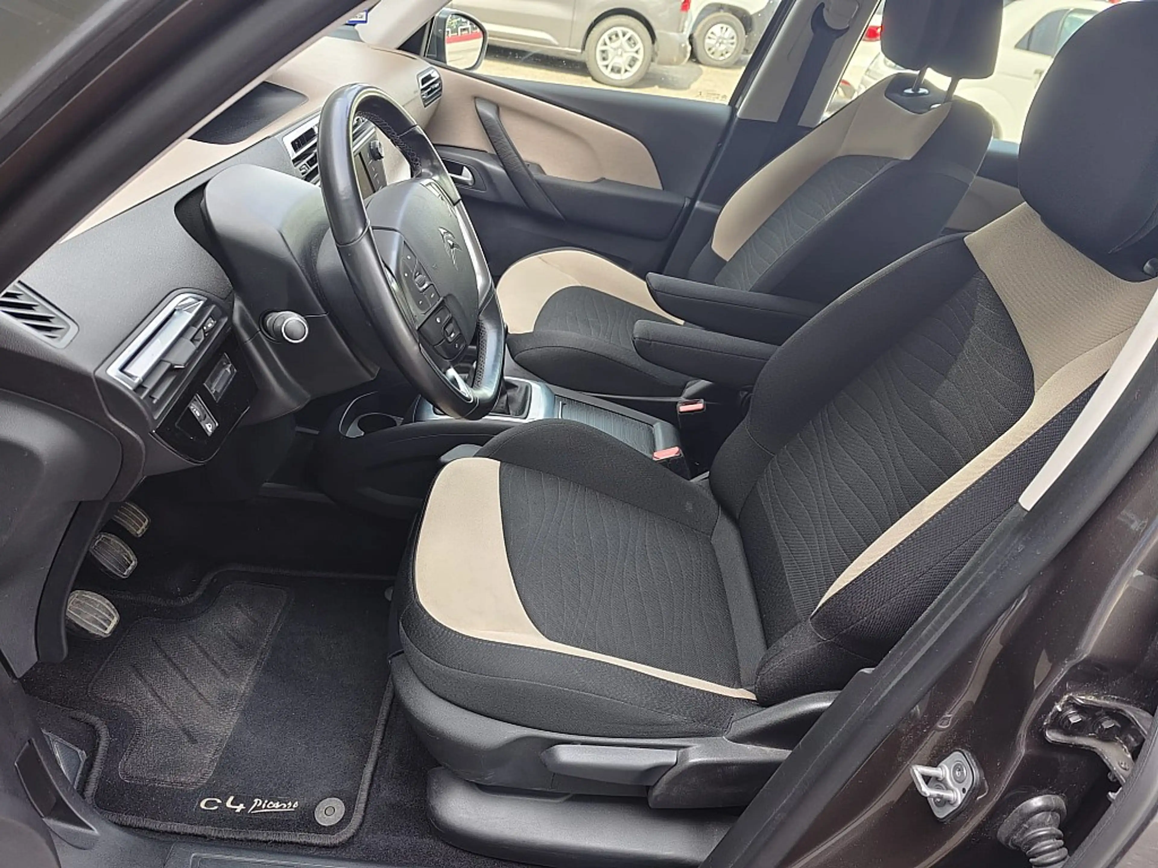 Citroen C4 Picasso PureTech 130 S&S Intensive — photo 11