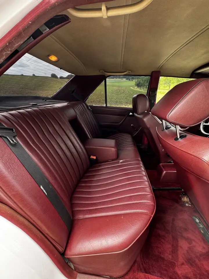 Mercedes-Benz 300D, foto 12