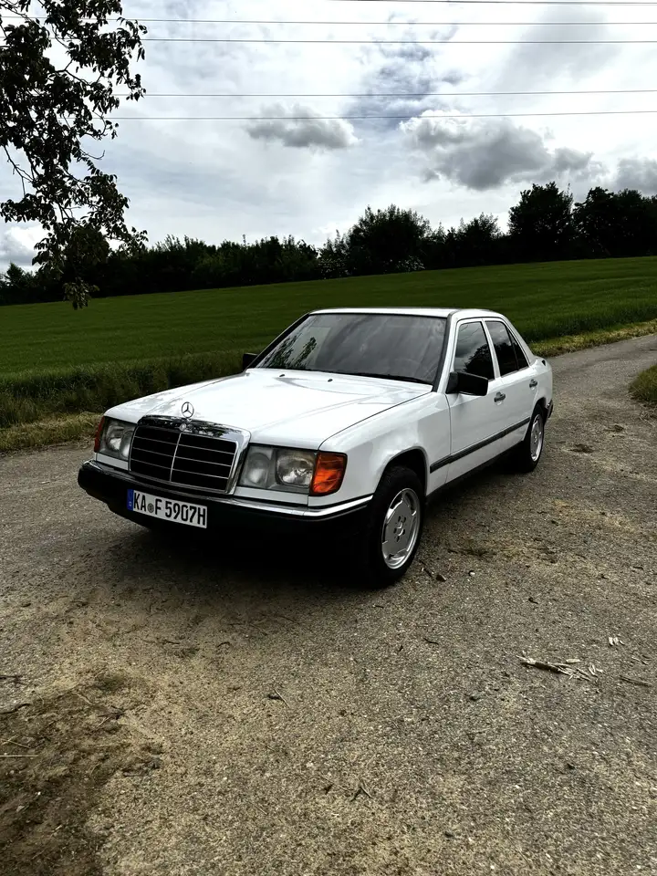 Mercedes-Benz 300D, foto 2