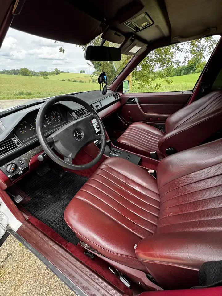 Mercedes-Benz 300D, foto 11
