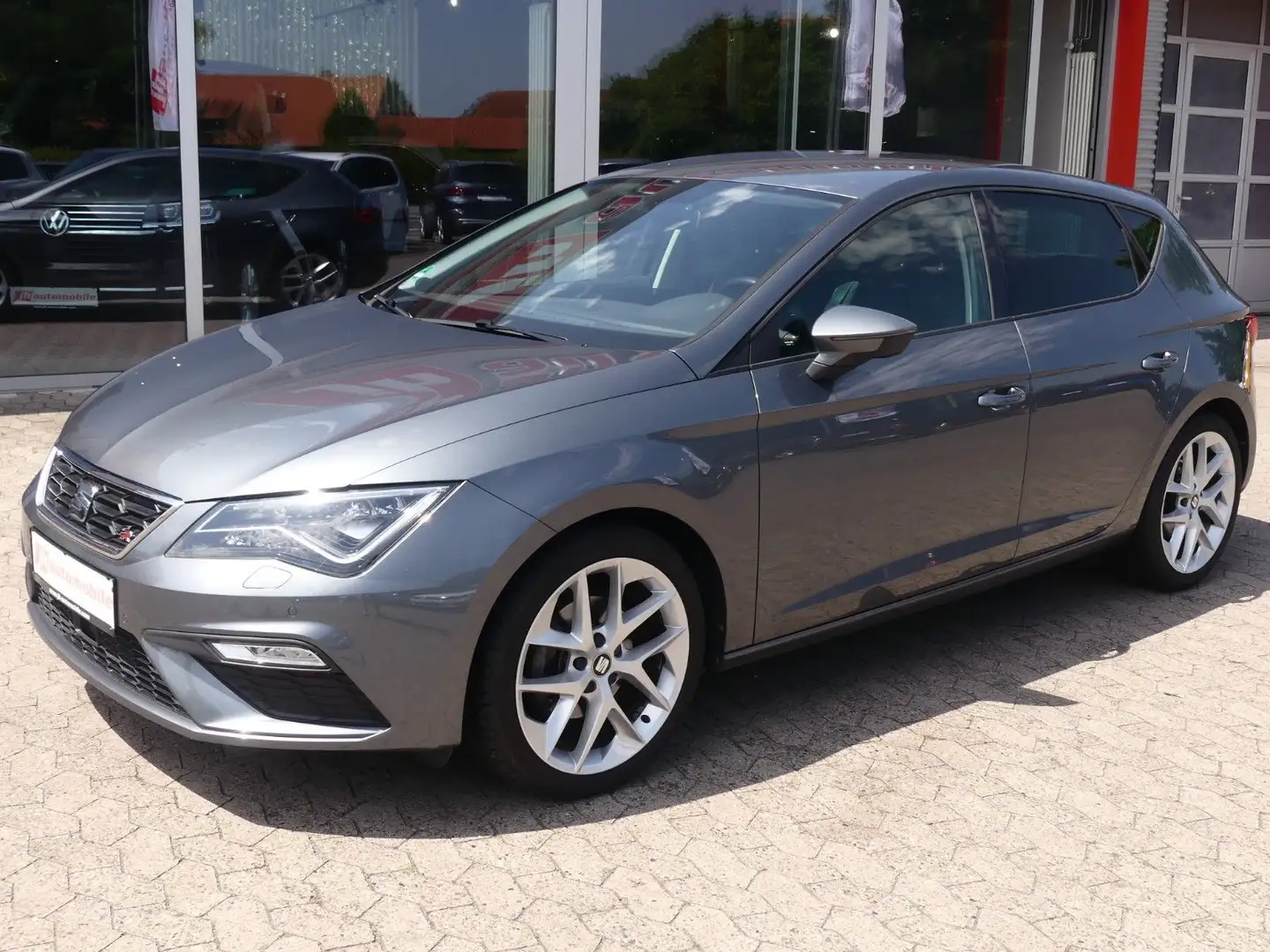 SEAT Leon FR 1.4 TSI Navi*SHZ*LED*Tempomat*8-fach Gri - 2