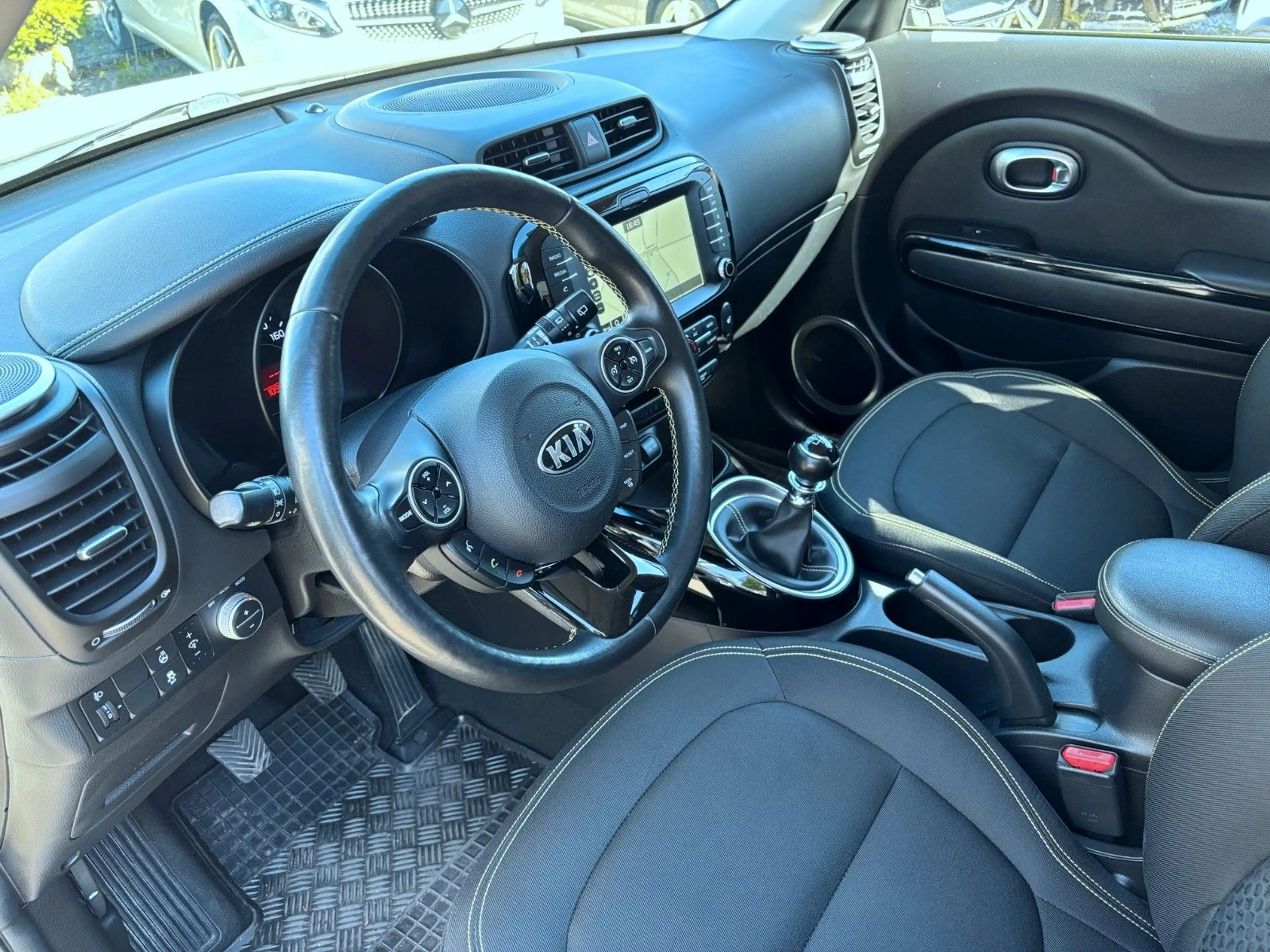 Kia Soul UEFA Euro Urban-Styling*Navi*CAM*AHK*S-Heft — photo 11