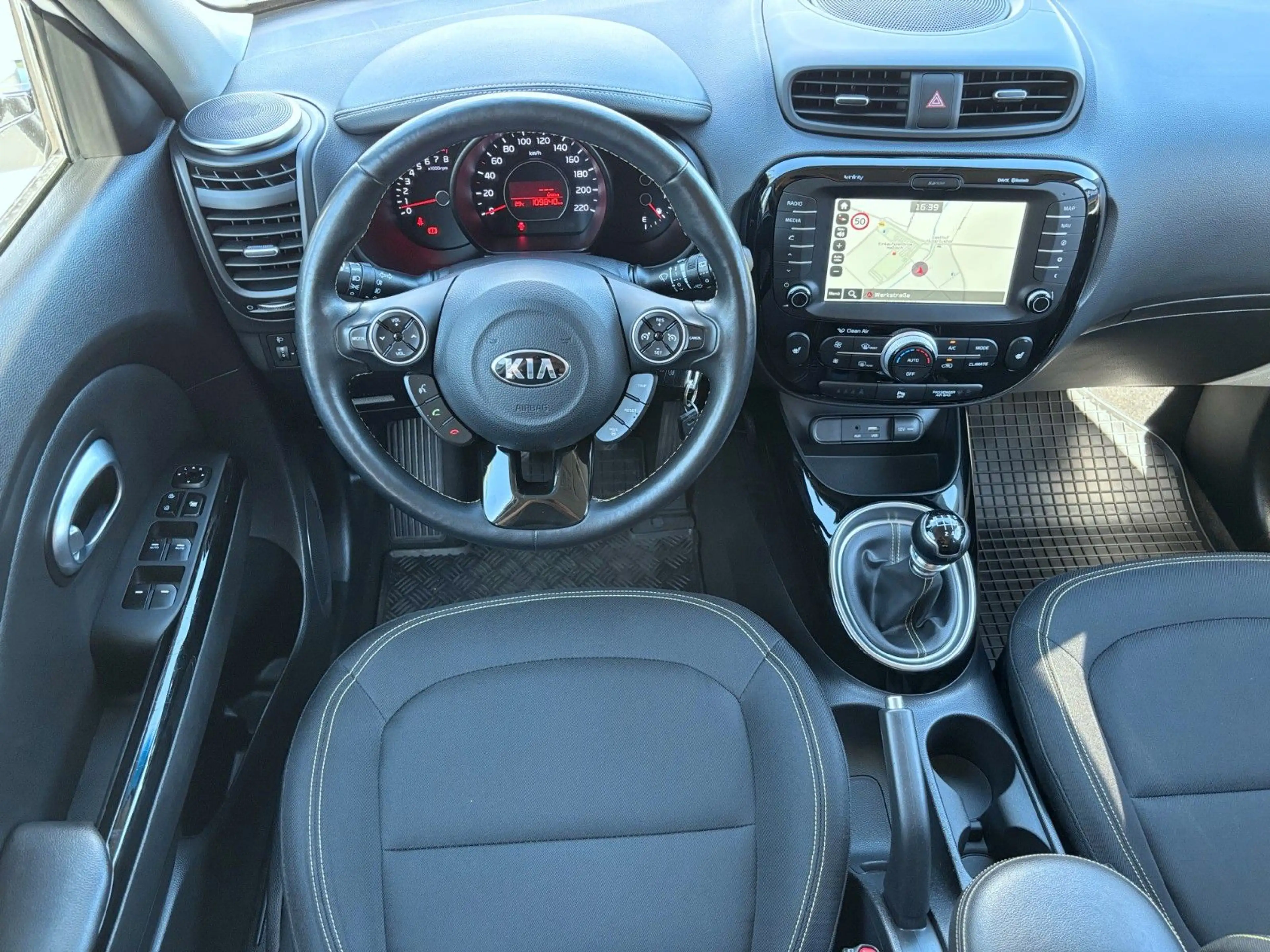 Kia Soul UEFA Euro Urban-Styling*Navi*CAM*AHK*S-Heft — photo 3