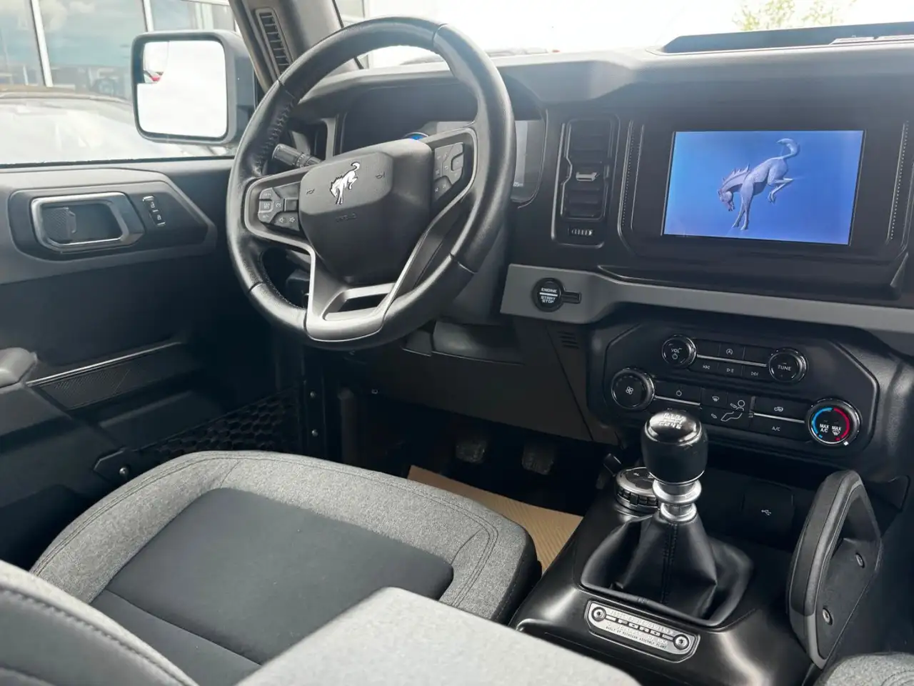 Ford Bronco снимка Ford Bronco