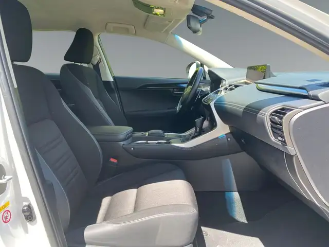 Lexus NX 300 300h Business Navigation 2WD