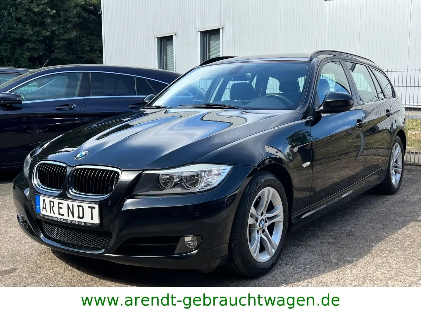 BMW 318 Baureihe 3 Touring 318i*NAVI/PDC/SHZ/GRA* Schwarz - 1