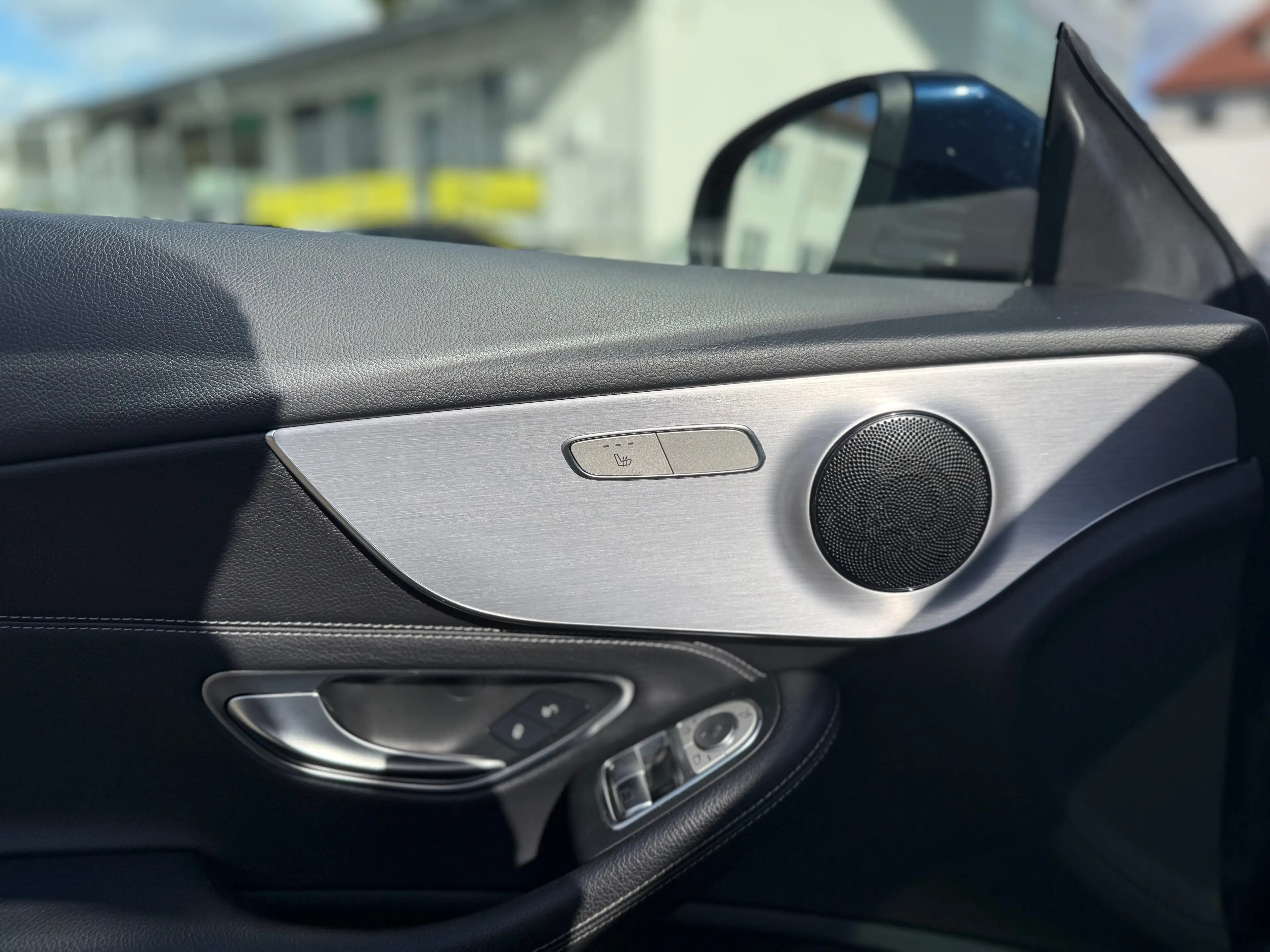 Mercedes-Benz C 250 d*AMG Line*8-Fach*Ambiente*Pano*LED*Fernlichtassis — photo 9