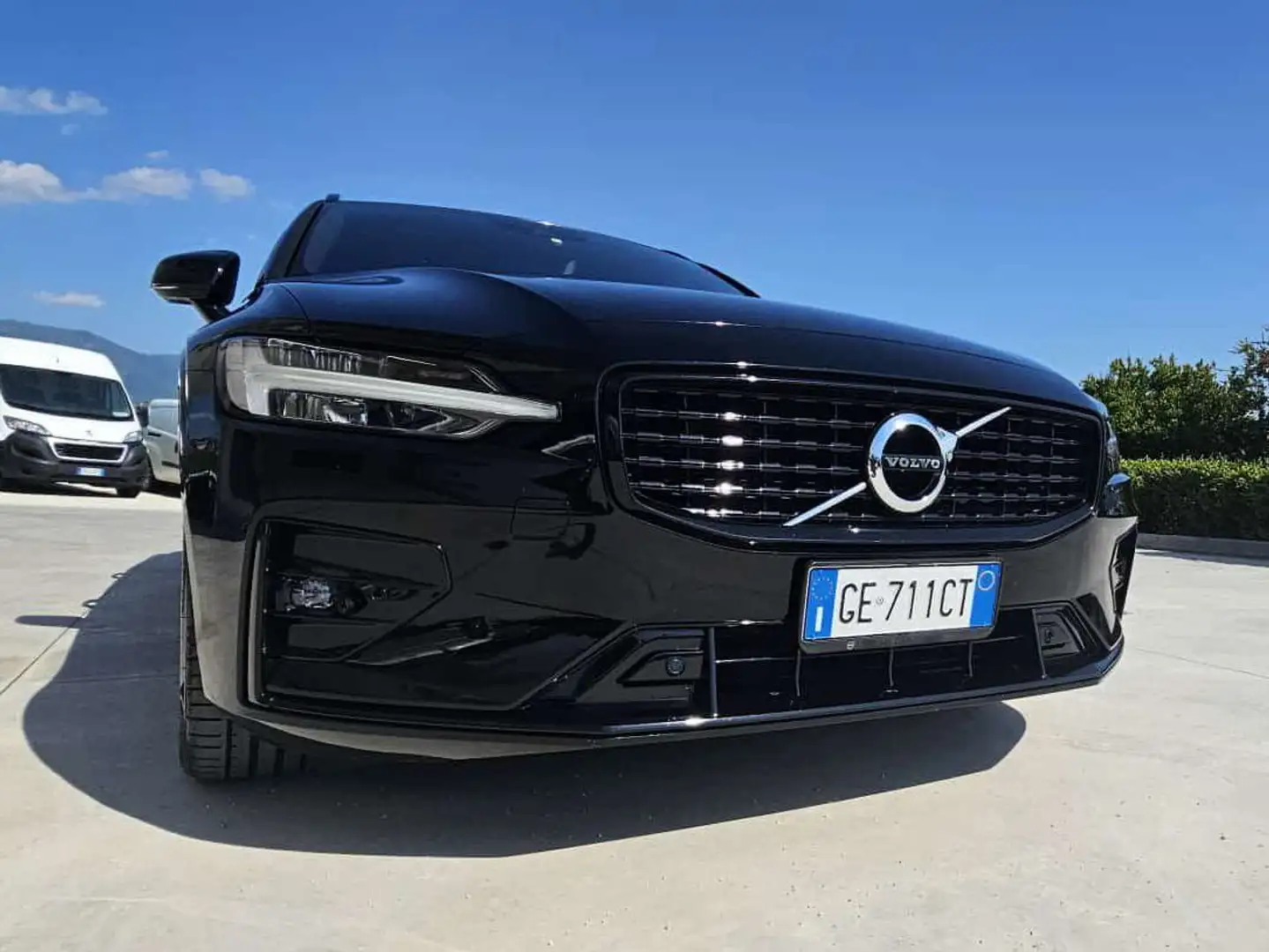Volvo V60 V60 2.4 d6 phev R-design awd geatronic Nero - 1