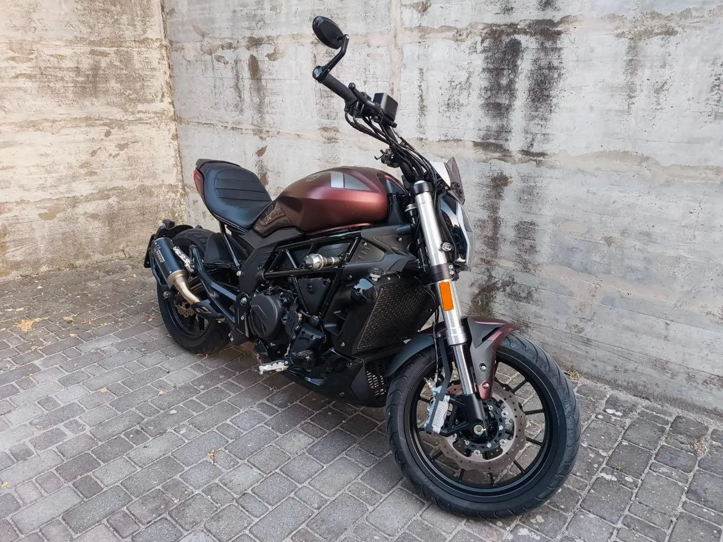 Benelli 502C Cruiser Accessoriata Rouge - 1