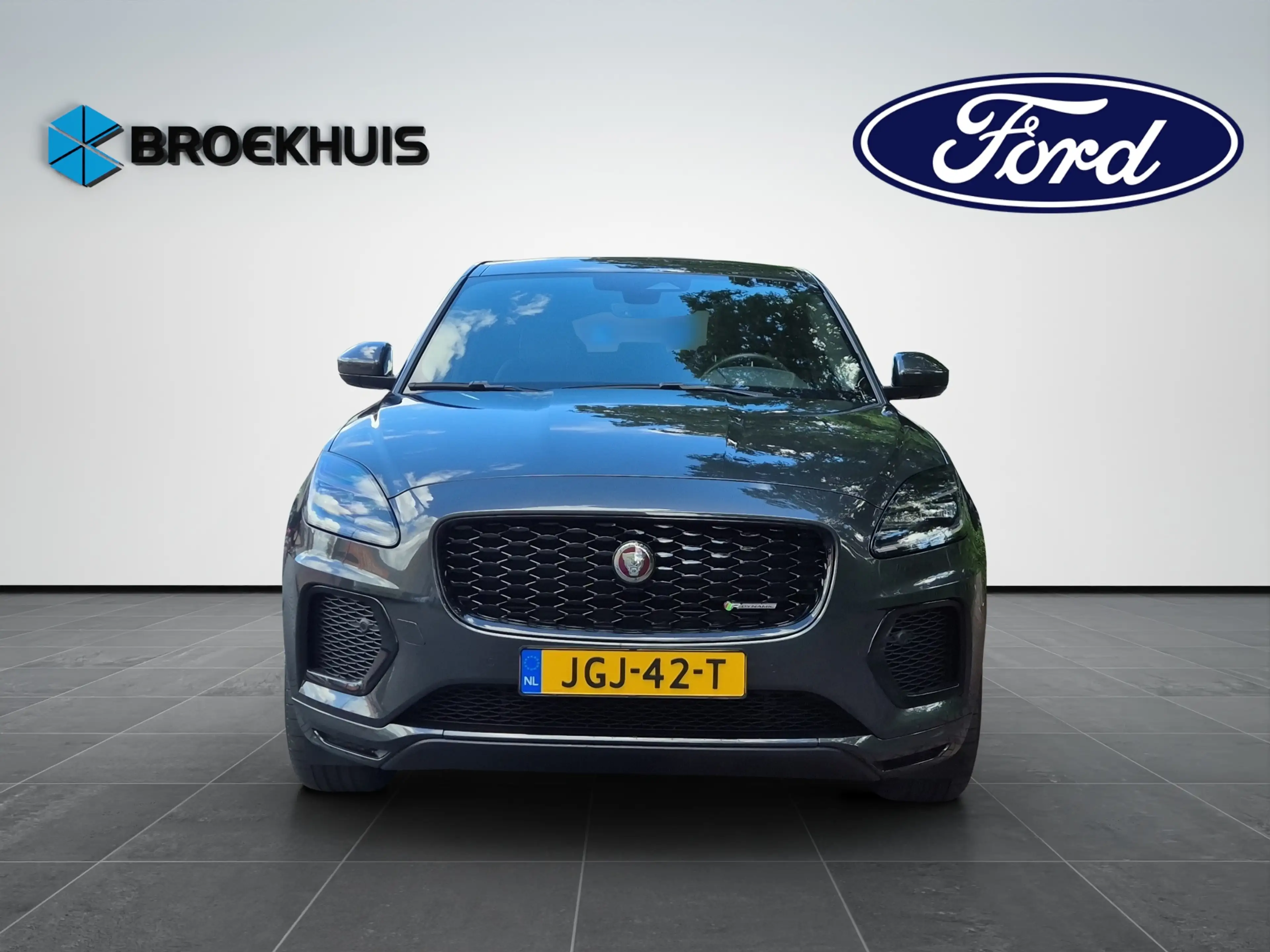 Jaguar E-Pace 1.5 P300e AWD R-Dynamic HSE 310pk | Panoramadak | — photo 2