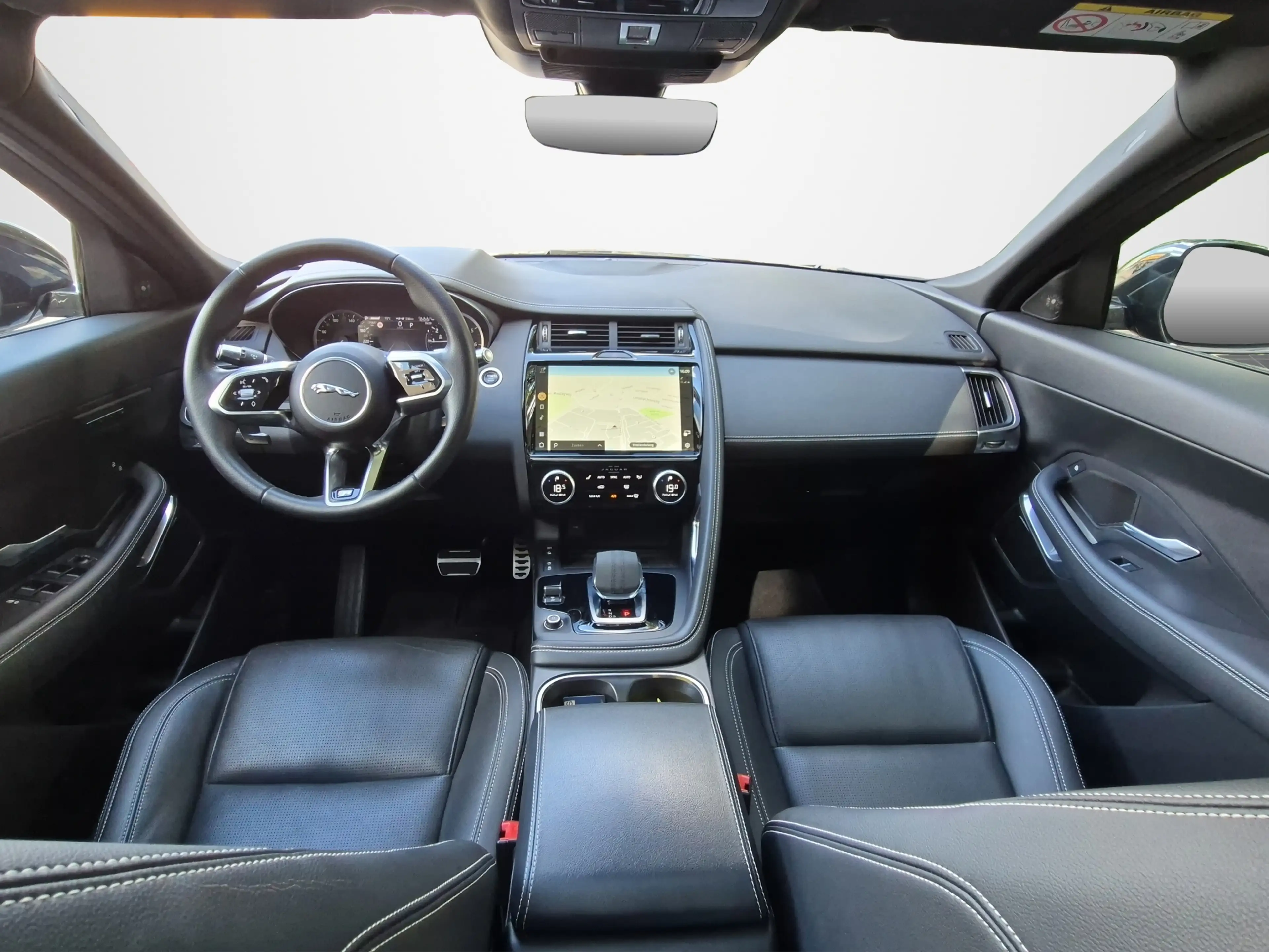 Jaguar E-Pace 1.5 P300e AWD R-Dynamic HSE 310pk | Panoramadak | — photo 11